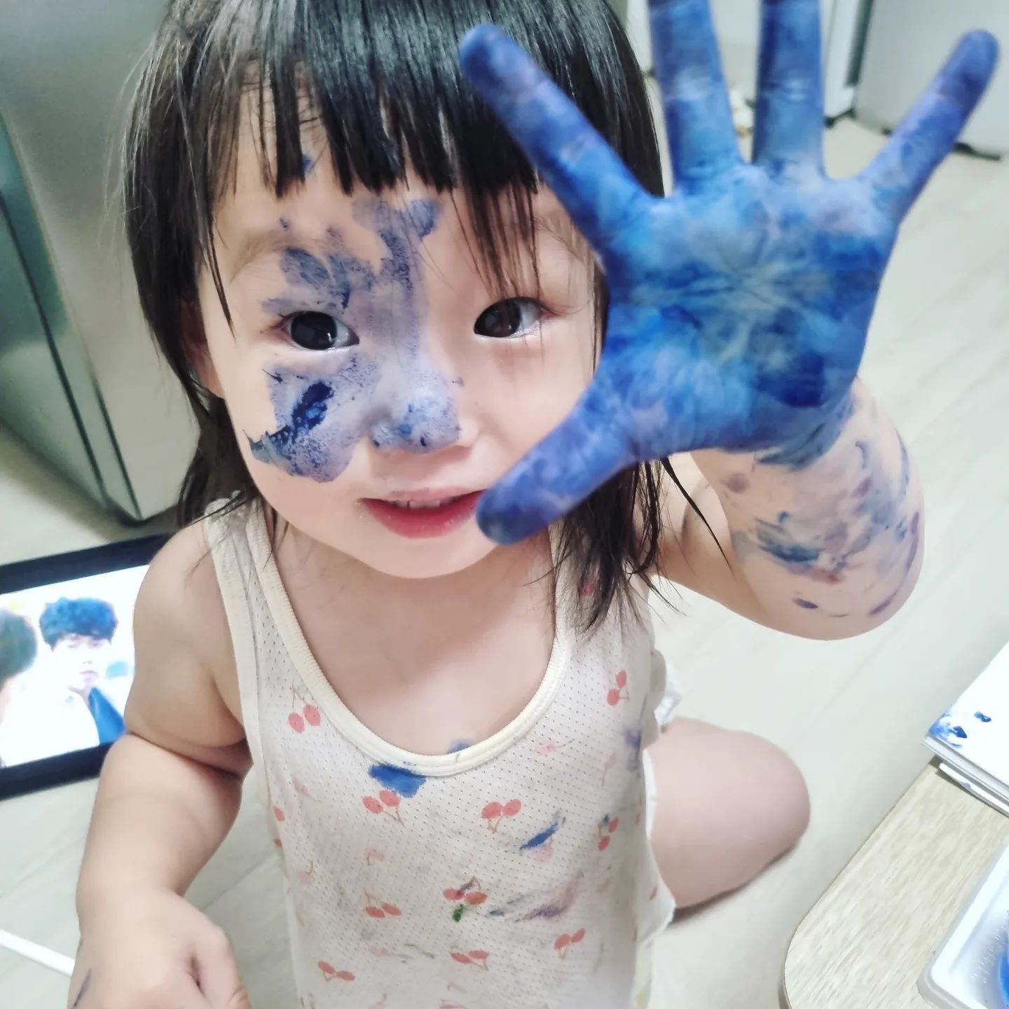 #첫줄
두번은 없다.........후🫠
#좀더크고하자 #힘들다 #강바타변장 #얼굴에작작해제발 #물감놀이
.
.
#깡자매 #생후2055일 #생후726일 #어제보다오늘더사랑해 #대칠씨💕