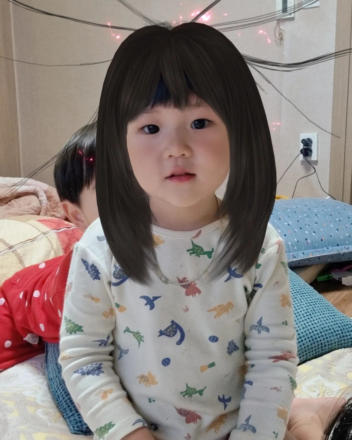 한밤중에 스노우놀이😂

저희 두찌딸 어때요?🫢
윤아..왜 잘어울리지?🤣

#외갓집라이프
#저녁잠잔애기들
#스노우타임📸