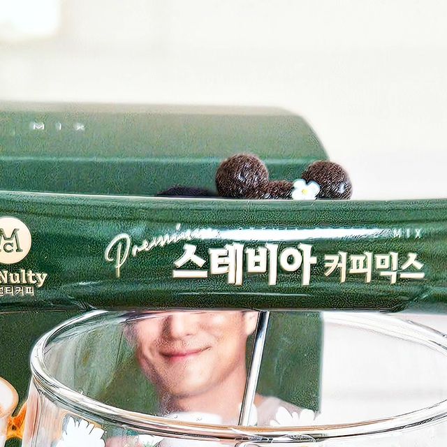 허니테이블._.🍯 on Instagram: "#협찬 커피한잔을 먹더라도 당이 고민이었는데 👀 이젠 걱정없이 맛있는 커피타임을 보낼수 있다니 🫶 달달하면서도 커피도 진하고_ ☕️ 우리집이 커피 맛집