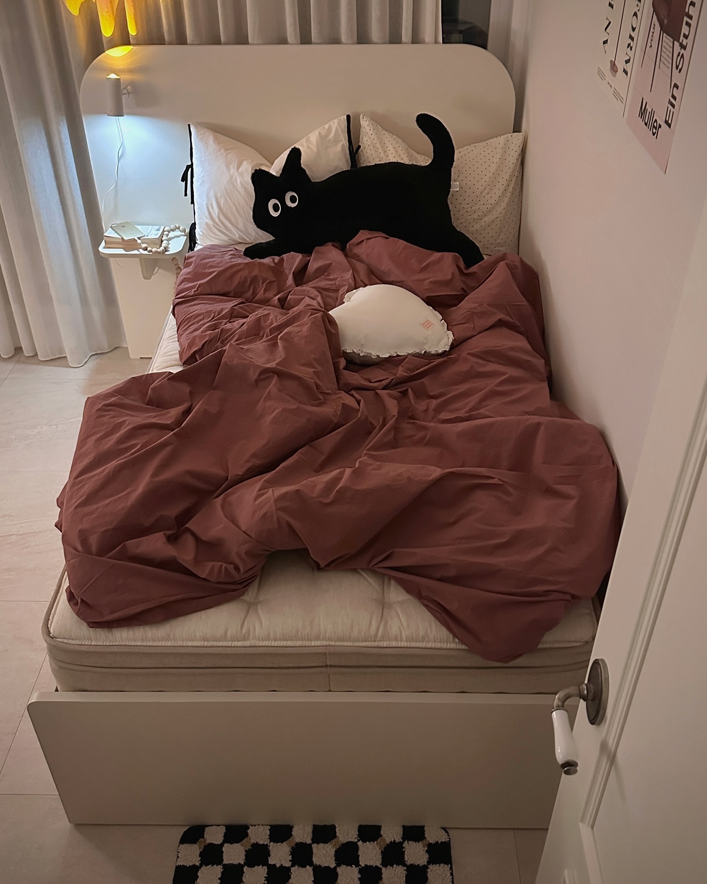 🐈⬛
새로 꾸미고 있는 도윤이방에 귀여움 추가!
가끔은 정답이 정해져 있는 일을 하고도 싶지만
막상 그건 또 너무 재미가 없는 이상한 심보, ´͈ ᵕ `͈