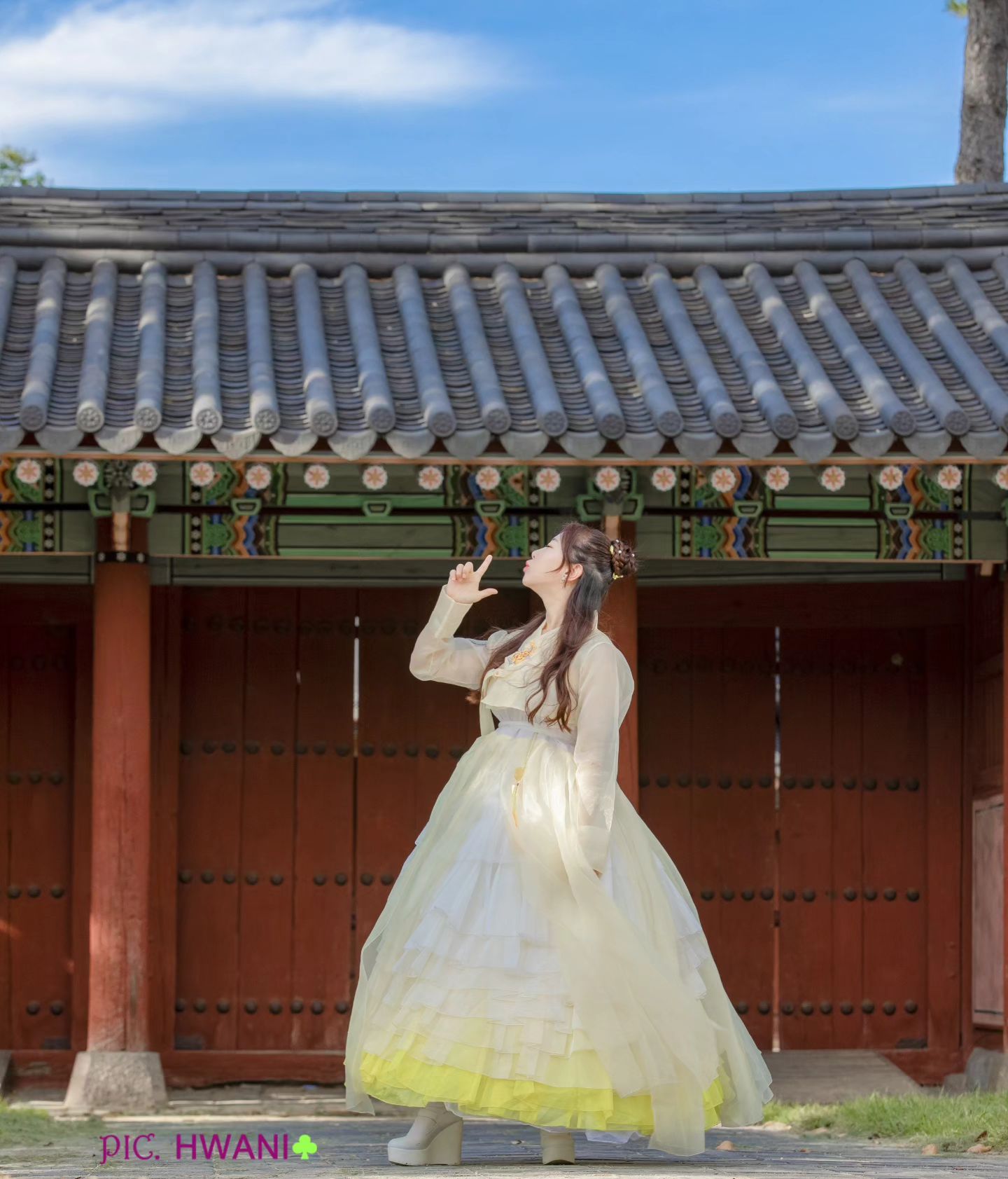 2023.9.23.토
미녀와 야수 컨셉

💛벨 공주💛
한복 : 전주 선녀와 나무꾼
헤어&메이크업 : 셀프
사진작가님 : pic.hwani