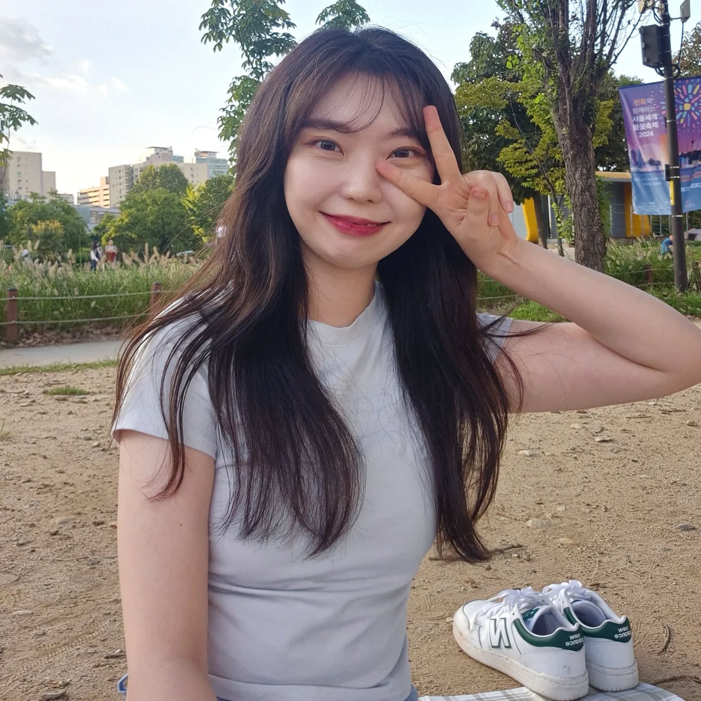 밥먹고 기분 좋아짐♥︎

#한강 #한강공원 #한강피크닉 #피크닉 #날씨좋음