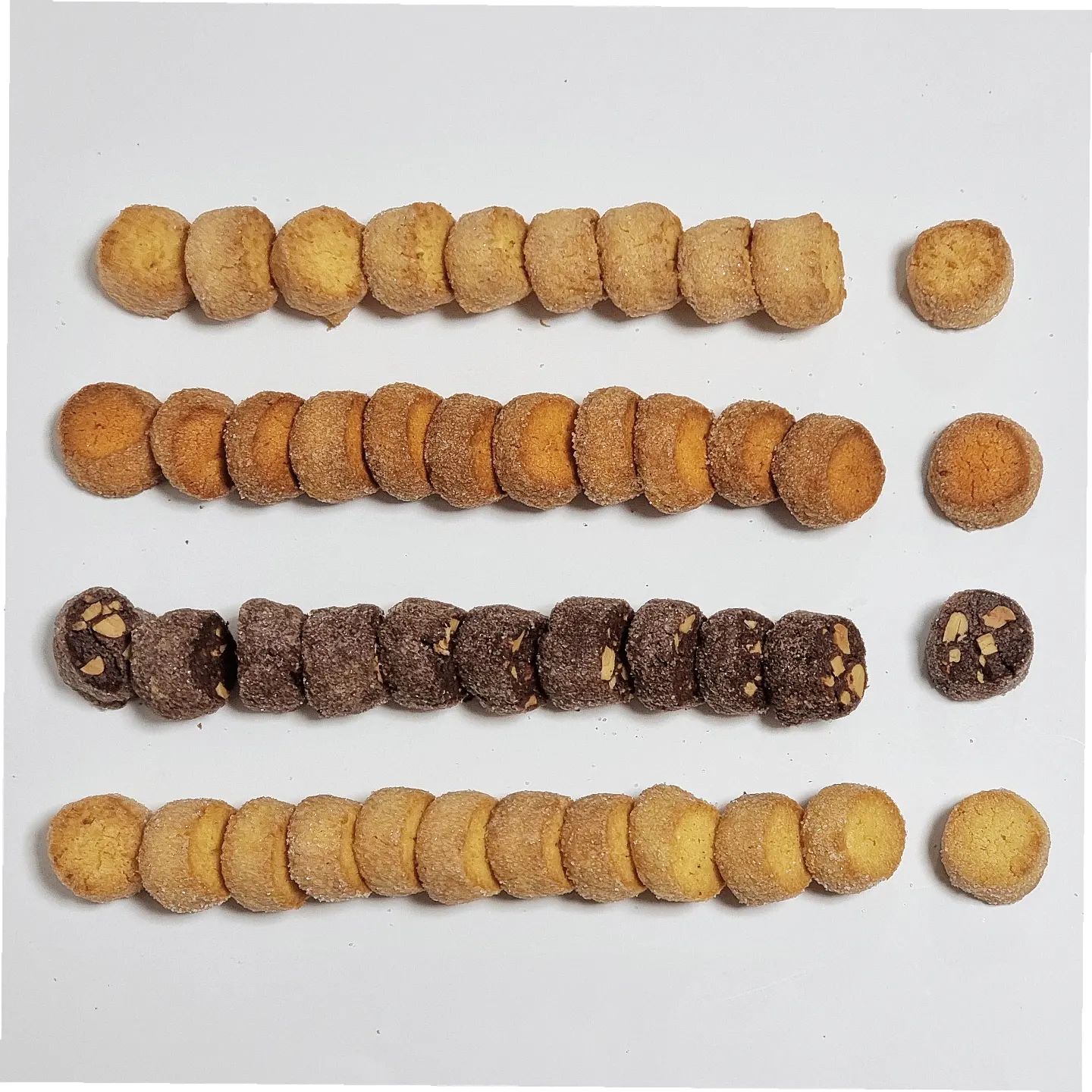 .
 ⠀ 
작고 귀여운 사브레 🍪
 ⠀ 
바닐라 / 초코 / 황치즈 / 코코넛 4가지맛 
 ⠀ 
코코넛이 내 최애 사브레 ❣️
 ⠀ 
 ⠀ 
 ⠀ 
 ⠀ 
 ⠀ 

#데일리#일상#소통#좋아요#98#베이킹#홈베이킹#홈메이드#베이킹스타그램
#디저트#디저트그램#제과#기록#좁은내방작업실#사브레#사브레쿠키
#바닐라사브레#초코사브레#코코넛사브레#황치즈사브레
#selfbaking#instagood#instagram#food#baking#bakery
#dessert#cookie#homebaking