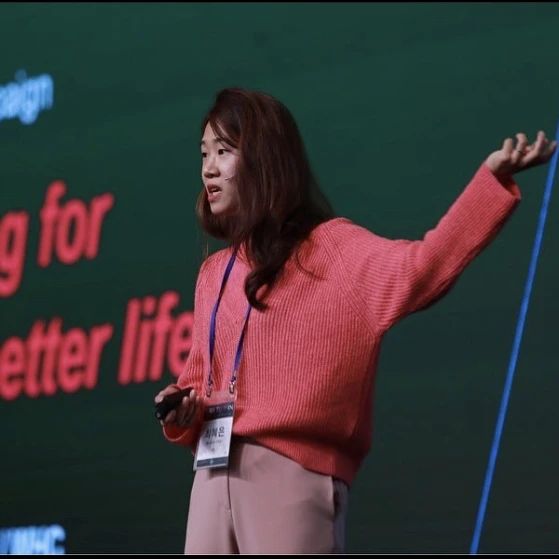 #협찬 
몇달 전부터 제가 이유는 알수가 없는데 정말 너무너무 몸이 힘들어졌어요. 평소와 같이 그냥 열심히 살았을 뿐인데 일하는 중에도 힘들고 끝나고는 기절할 것 같이 피곤해서 집에와서 할일을 잘 끝내지 못하고.. 아침에 못일어나고 ㅠㅠ 그래서 영양제를 좀 먹어볼까 하는데 그동안은 그냥 되는대로 이거먹다 저거먹다 사실 그렇게 해왔거든요. 그러다 #맞춤영양제상담 클래스가있다고 해서 지금 굉장히 관심이 가네요.
생활습관의학(Lifestyle Medicine)전문가 과정을 약사 최초로 취득한 전문 약사님이 상담 튜더로 함께해주시는데요 , 이분도 다국적 제약사에서 너무 바쁜 생활을 보내면서 개인과 가족의 관심에 건강을 가지면서 생활습관의학 및 영양제에 대해 공부하시게 되었다고 하네요 ~
저처럼 맞춤영양제 어떤걸 먹는게 좋을지 추천받고 싶으신 분들께 추천드릴게요 ^^

myground_withyou
#영양제추천 #영양제조합 #약사상담 #맞춤영양제 #건강정보 #오롯 #mybranding