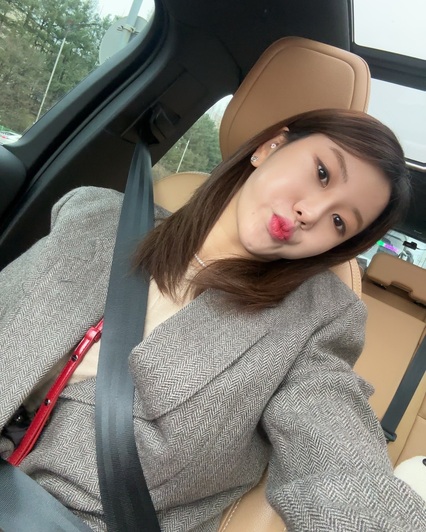 🍜

매일같이 호로로록 라면 무그면 ~
요로케 빵빵 볼륨감 장난없쥐 ✌🏻

🩵잘살고있슴다🩵
.
.
.
#먹방 #출근길 #자연보톡스