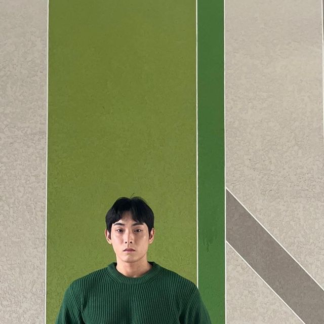 백광렬 on Instagram: "#광고 오늘은 @1rony9orno_official 에서 받은 니트를 소개합니다👏👏👏 이제 여름도 지나가고 있는데요~ 마침 니트를 받게 되었습니다!! 아크릴 라이크 캐시미어 원단이래요