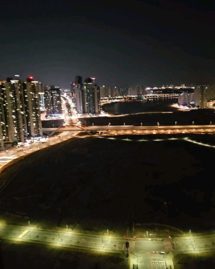 송도로 이사왔어요~
야경도 예쁜 새 집!
다음엔 센팍뷰가 보이는 집에 살아야지!