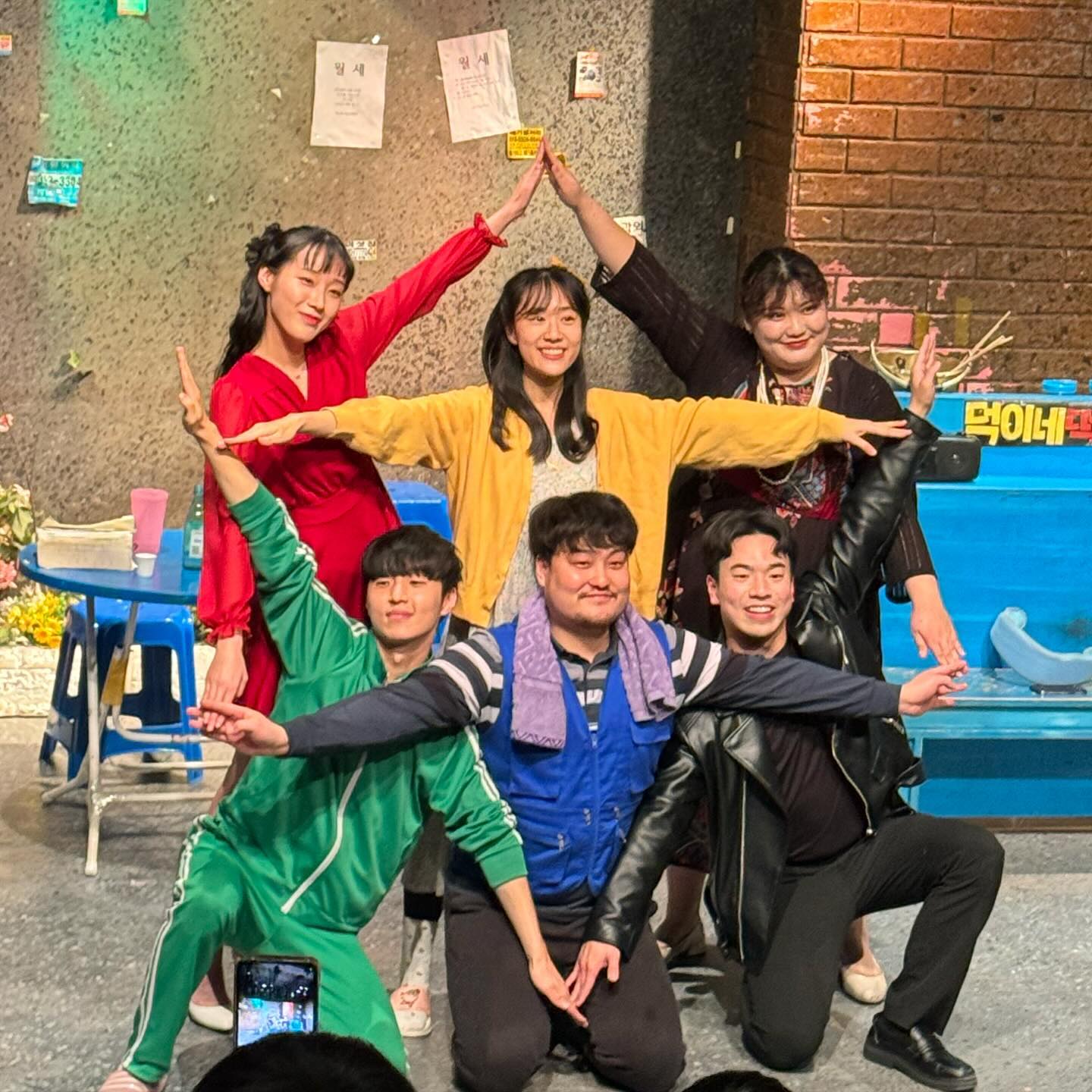 #티켓제공 500e30 
대학로 인터파크 예매율 1위 연극 #오백에삼십 ⭐
알고보니 종석이 대학생 시절 부모님이랑 보러온 적 있다며 재밌다고 한 연극이라니!
부담없이 볼 수 있는 코믹 스릴러 연극이라 기분좋게 대학로 데이크 코스 완성😉

#대학로연극 #연극오백에삼십 #오백에삼십_대학로 #아트플러스씨어터 #231211 #대학로데이트 #데이트코스 #데이트추천 #서울데이트 #서울데이트코스