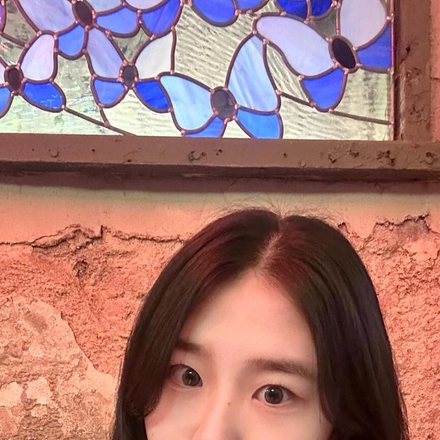현진 hyeonjin on Instagram: "#광고 #협찬 ✨을지로 아트몬스터✨ 힙한 분위기에 맛있는 수제 맥주를 맛볼 수 있는 곳입니당! 국제 맥주대회에서 수상한 다양한 맥주들이 있어요 저는 첫사랑의 향