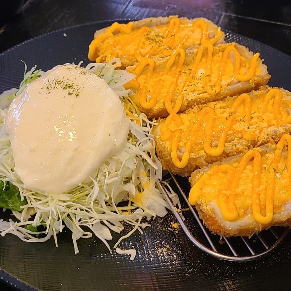 맛집 탑 5
친절하시고 돈가스도 너무바삭하고 부드럽고
양도 많고 다 좋았다🥹🥹🧡🧡

#충주맛집 #충주진우동돈까스 #충주여행 #먹방 #먹스타그램 #진우동돈까스 #치즈돈까스 #우동 #비빔막국수