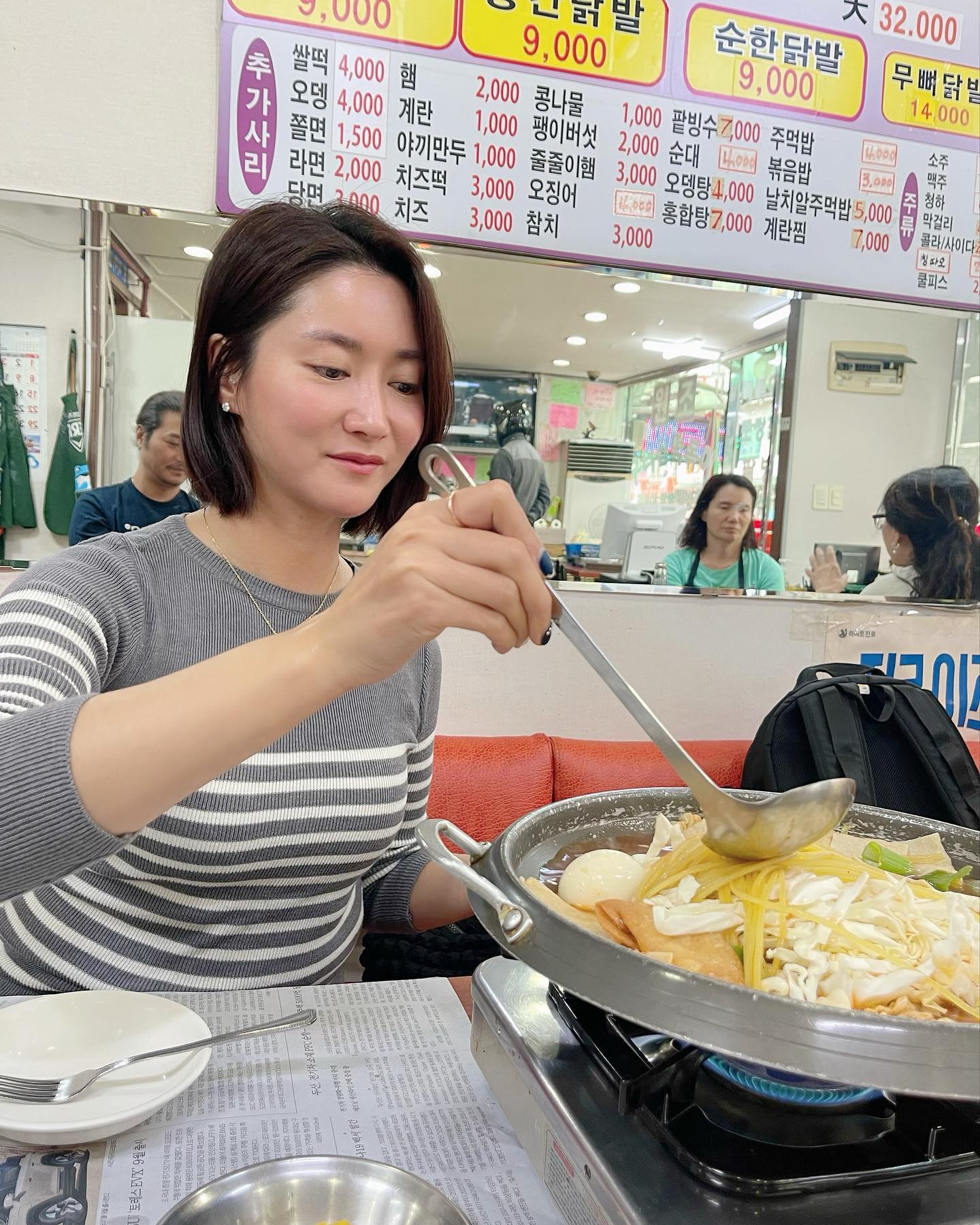 생일날 내 최애 신당동떢볶이🩷
진짜 얼마만에 와봤니… 
어제 밀가루를 당분간 끊어보겠다 다짐은… 미뤄 ㅋ😂
생일 뭐 별거 있니~ 내가 먹고싶은거 먹음 됐지!!! 
남표니 깨알등장🫶🏻
#선물은앵끌루를기다릴게 🤪
#우리집떢볶이 #신당동맛집 #신당동떡볶이 #윤네비생일