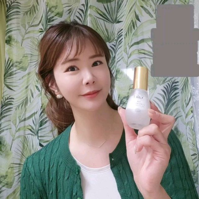  @h.ssuya on Instagram: "#광고#자이엘#자이엘라이트#속주름관리#광채개선#피부탄력개선#눈가주름개선#눈밑주름개선#피부수분층개선 #xaiel

속주름 탄력 수분 미백 광채 케어
#자이엘더콜라겐크림인세럼 💕

우유빛 흐르는 묽은 제형이지만 
발림성과 흡수성 모두 좋네요👍
끈적임 없고 흡수가 빠르니까 
보습력까지도 좋아요~~ 짱짱!

속건조 있으신분 강추👍드려욥 ^^

스포이드형이라 위생적이고, 양조절하기도 편해요 :)

바르고 나면 은은하게 광이나요 ! Good**
미백 뿐 아니라 탄력, 보습까지 관리되니 넘 좋은듯^^

크림과 세럼이 나눠져있어서
사용하기전 꼭 가볍게 흔들어서 사용하세욥^^🙈

#구매링크 👇👇👇

https://www.coupang.com/vp/products/7136895438?itemId=18940462942&vendorItemId=87403621359&pickType=COU_PICK&q=%EC%9E%90%EC%9D%B4%EC%97%98&itemsCount=36&searchId=1872099c65b84ad2bcae5c5a129b6d5f&rank=0&isAddedCart="