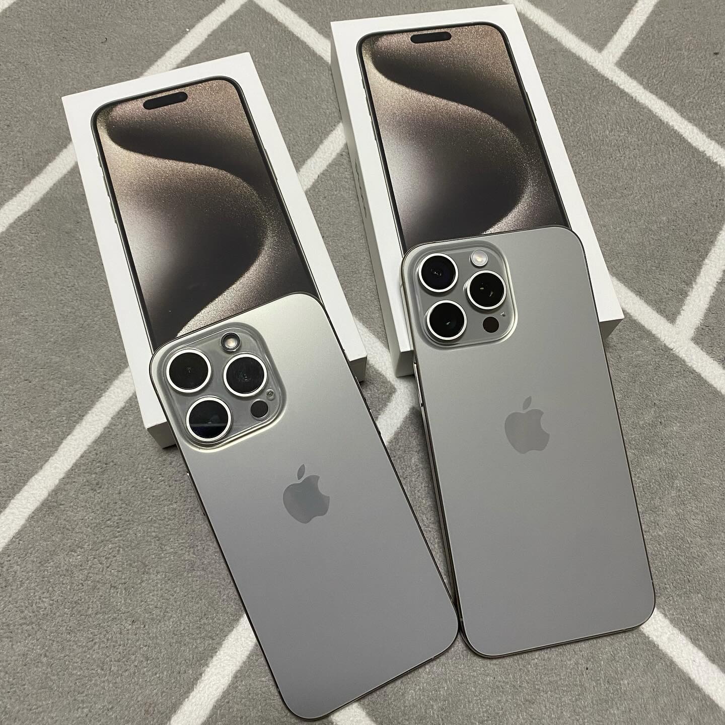 정쟌이랑 커플폰📱🖤
