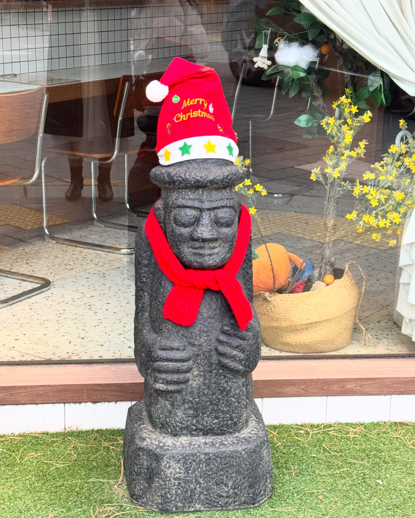 슉. 슈슉. 슉.미…리..메..리크리스마스..🎄