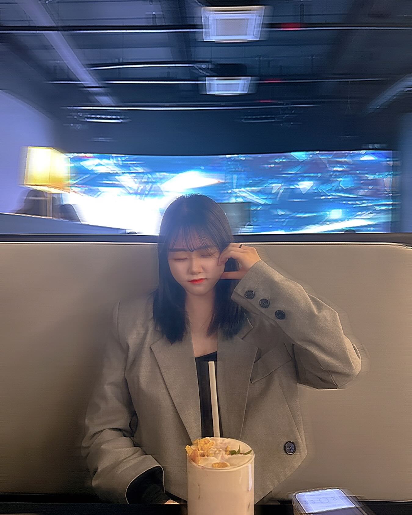 세상에서 제일 무서워하는것.. 천둥
천둥좀 치지마라… 잠못잔다.. 

#천둥 #세상에서 #제일 #무서움 #치지마라 #잠못잔다