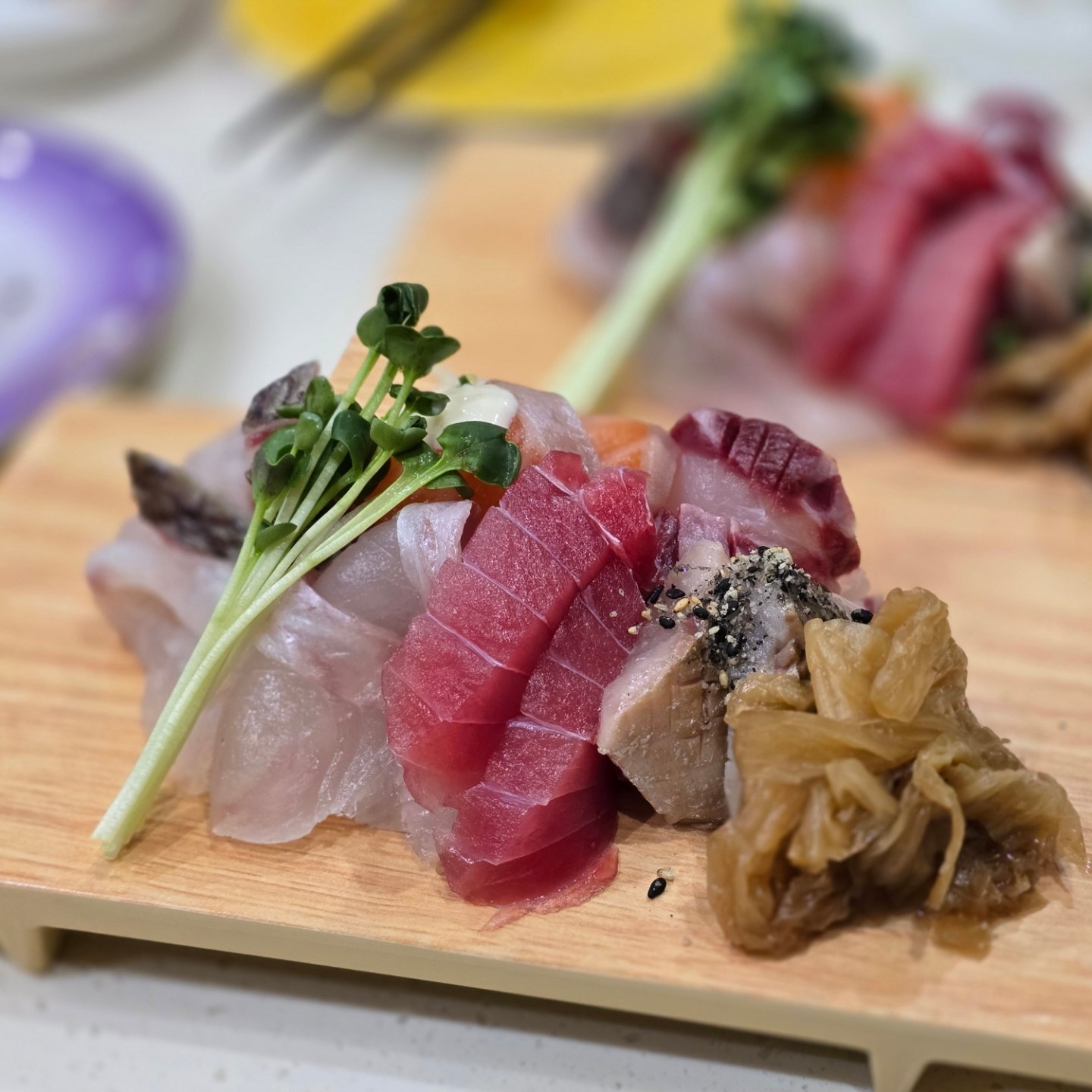 #🍣 #스시마고

회전초밥집에서 사시미 왕창먹는사람 나야나🙋‍♀️🙋‍♀️
처음 방문했을땐 놀라셔서 주문한거 맞는지 확인하시더니
이번엔 그러려니 하고 가져다주심ㅎㅎ
초밥도 맛있지만 사시미가 더 좋은걸 어째요🤭

#스타필드고양 #잇토피아 #회전초밥