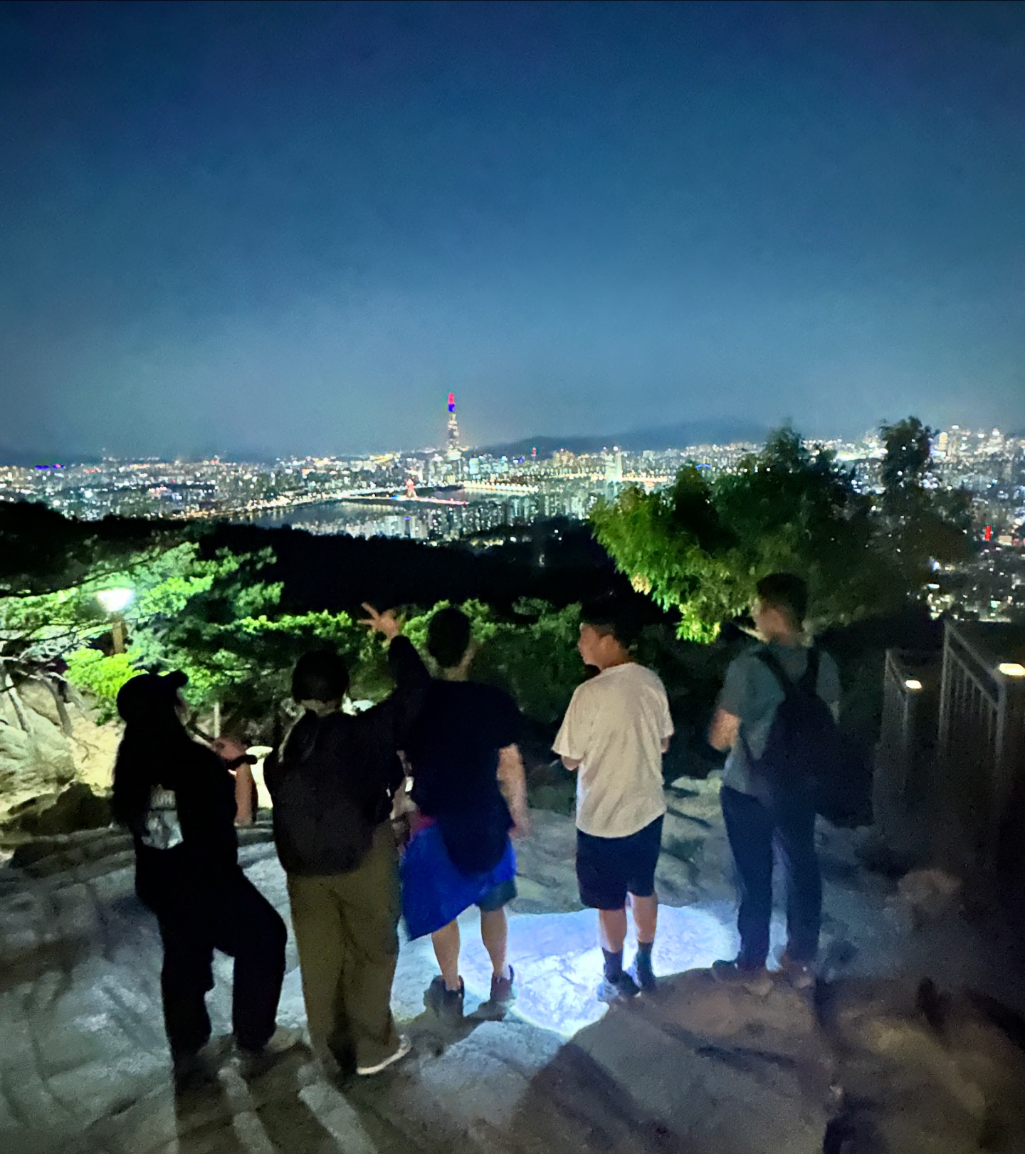 frip_korea X #캡틴플리_아차산

장마전 마지막야등이겠지!!??🔥 
비바람에 시원하게 산타구 콩밭으로😆😆

왕두꺼비소동 못잊어🐸

240628

#⛰️ 
#아차산 295.7M

🥾영화사입구~고구려정~해맞이광장~
아차산1보루~아차산5보루~아차산3보루(정상)~원점회귀

#등산 #등산소통 #프립 #야등