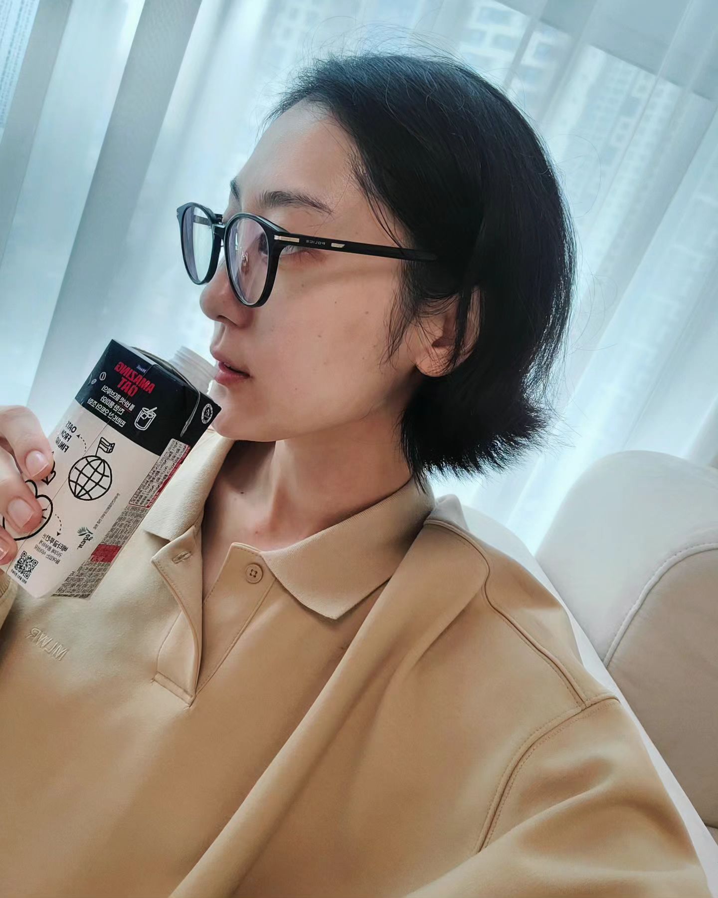 #광고

무려 1초에 46개씩 판매된다는 
매일유업 대표 비건 오트음료 어메이징 오트! 🥛 
국내 최대 오트 함량 12.6% (190ml 기준) 
함유되어 있어서 제가 지금껏 먹어본 
오트음료 중에 가장 진하다고 느껴졌는데요.

유당불내증 여자사람 + 유지어터에게는 없어서 안되는 
우유 대체품이라 우리집 장바구니 필수템인데 
평소 즐겨마시던 어메이징 오트 오리지널, 언스위트, 바리스타 외에 커피와 초콜릿이 새로 출시되었어요 :)

어메이징 오트 커피는 무려 폴 바셋 콜드브루로 만들어져서 오트 음료에 샷 추가해드시는 분들에게 너무 간편할 것 같아요. 그게 저입니다 ㅎㅎ
또, 다이어트 할 때마다 참아야 하는 달달한 초코 & 커피 음료의 한을 ㅋㅋ 어메이징 오트 초콜릿과 어메이징 오트 커피의 부담 없는 당 함유량이 풀어줄 수 있겠더라구요!
(커피 3g, 초코 2.7g)

여기서부터는 이벤트 안내입니다 ★
Event 1. 11/8~11/28 어메이징오트 공식사이트에서 나에게 맞는 어메이징 오트를 찾을 수 있는 테스트를 진행하는데요.
테스트 결과에 맞는 제품 외 모든 어메이징 오트가 포함된 버라이어티 세트 또한 배송비만 내면 모두 받아볼 수 있으니 테스트 겸 모든 맛을 즐겨보실 수 있을 것 같아요. (1인 1회 구매 가능)
Event 2. 어메이징 오트 버라이어티 세트를 받으신 분들과 어메이징 오트를 구매하신 분들을 대상으로 SNS 리뷰 이벤트를 참여하시면 우수 후기자 1명을 선별하여 핀란드 왕복 항공권을 증정한다고 합니다.

이거 참여안하면 너무 아쉽겠죠? ㅎㅎ 
당첨이 될지 안될지도 모르는 일인데
우선 시하걱정부터 되는 애미 ㅋㅋㅋㅋㅋㅋㅋㅋ 버라이어티세트 한번 먹어보니 너무 구성이 좋아서 
저도 바로 구매하고 이벤트 신청하러 가봅니다 :)

#매일유업 #어메이징오트 #어메이징초이스 #어메이징오트커피 #어메이징오트초콜릿 #오트맛집 #어메이징오트신상 #amazingoat #AMAZINGCHOICE #비건 #커피 #초콜릿