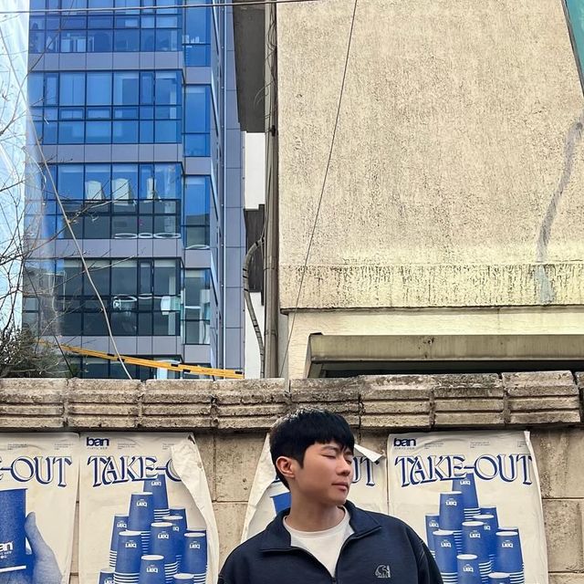  Pinkmongkii on Instagram: "#광고 @nordisk_kr 

역시 봄 남친룩은 노르디스크 데님(인디고) 
거기에 셋업 장꾸 느낌 더하기 🌸💕

[남성 데님라이크 반집업 맨투맨]

✅데님 스타일의 져지 소재 사용 
✅트렌디한 릴렉스핏의 반집업 맨투맨 
✅데일리한 느낌의 캐주얼룩 💙
✅모자, 가방 등 다양한 아이템으로 코디 가능 ‼️
✅스카이블루, 인디고 두가지 색상 ☺️

[남성 데님라이크 트레이닝 쇼츠]

✅데님 컬러와 효과를 표현한 반바지 💙
✅편하게 입을 수 있는 트레이닝 바지 
✅허리 이밴트와 스트링으로 사이즈 조절 용이 
✅리사이클 폴리에스터 원사의 친환경 제품 👍🏻

#맨투맨 #맨투맨추천 #맨투맨코디 #데님셋업 #남자봄코디 #노르디스크 #노르디스크어패럴 #노르디스크맨투맨 #노르디스크데님셋업 #남자데님"