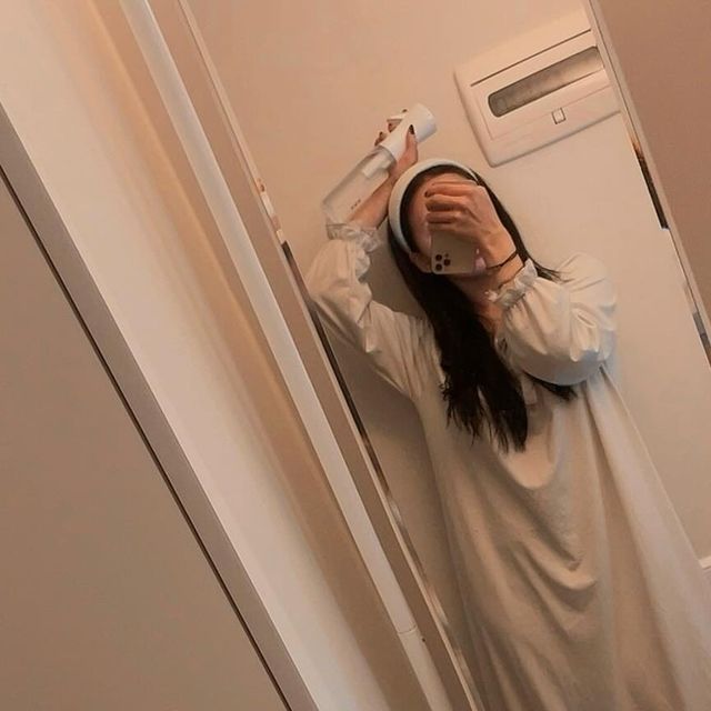 조민주 on Instagram: "#협찬 #NUVN 향에 예민한 나에게 찰떡인 제품 찾았다 🤩🤩 자기 전에 뿌려주면 포근 --‼️ 외출 후 뿌려주면 상쾌 -- ‼️ 누븐 탈취제는 강한 향으로 덮는 게 아