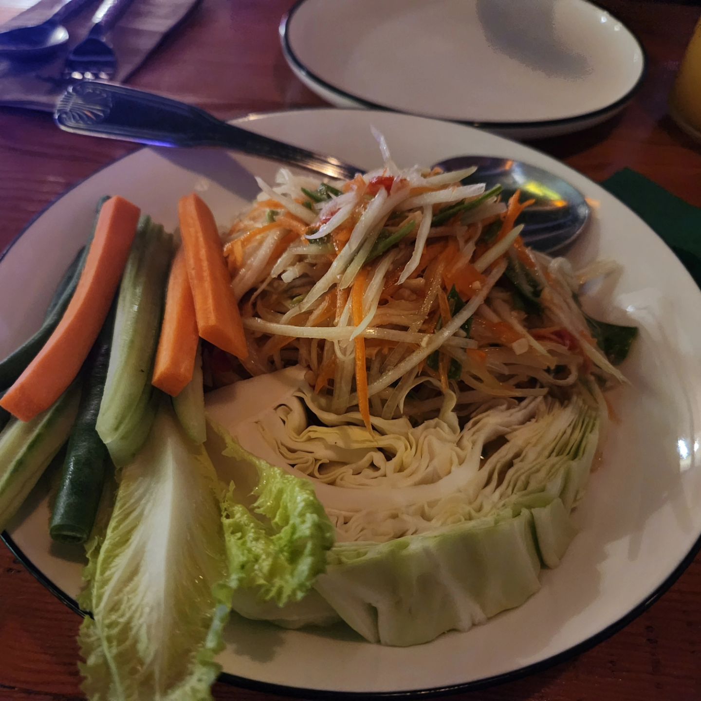 _20240210 #센_FernThaiEatery&Bar

#센_재방문각
오늘은 내가 젤 좋아하는 태국 음식점에 갔다!
여긴 누굴 데려가도 다 좋아하는 곳이라 벌써 4번째다
오늘도 밥을 사준 친구에게 정말 감사의 마음을 전하며..진짜 나중에 돈 잘 벌어서 나도 밥정도는 마음껏 대접할 수 있었으면 좋겠다

(오늘의 결론: 열심히 살자)