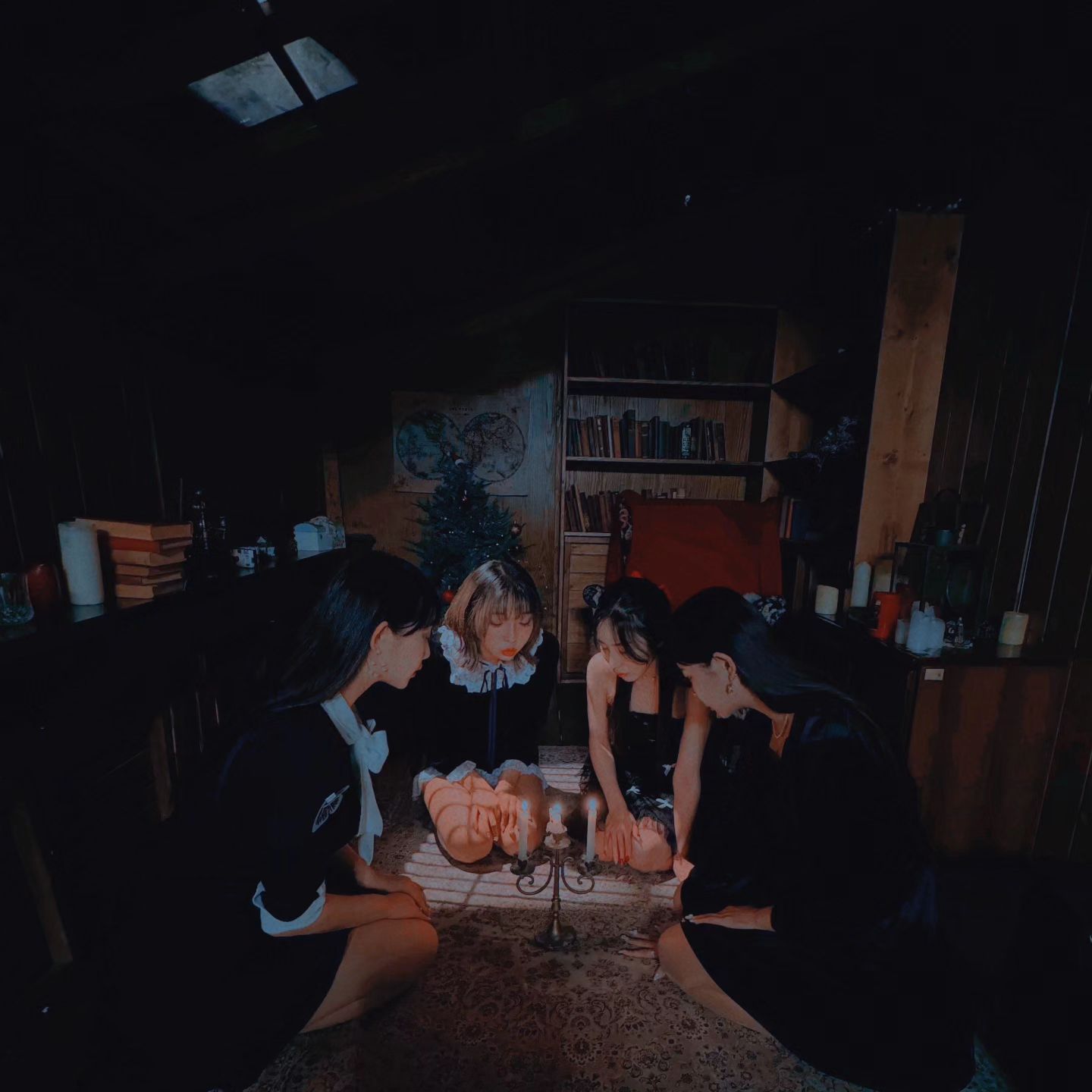 CHILL KILL
.
올한해도 잘부탁해요🖤
오래만에 피드올리기
피드맞추기✌🏻