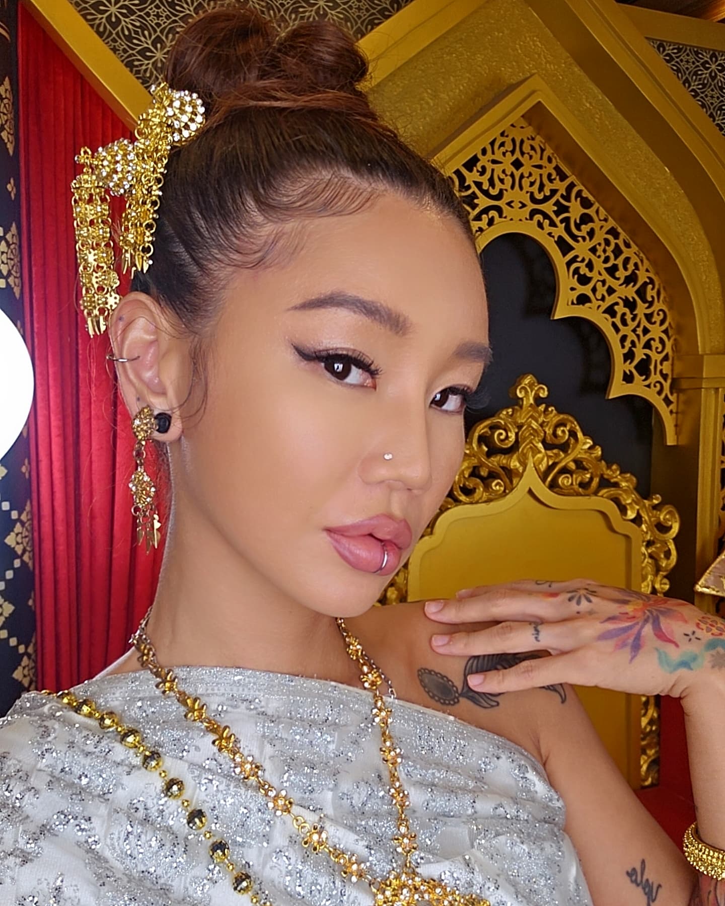 👑 ᵀᴴᴬᴵ ᴾᴿᴵᴺᶜᴱˢˢ 👑