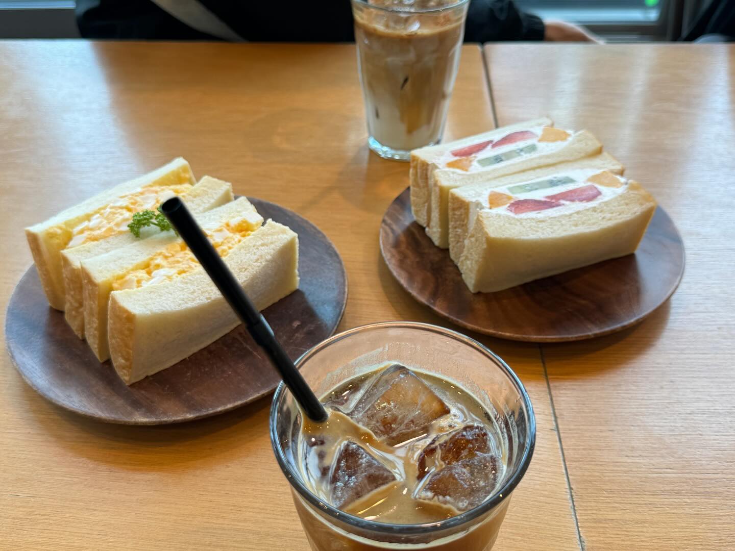 브이로그 언제 올려 ??????? 라고 나에게 말하는중 ••