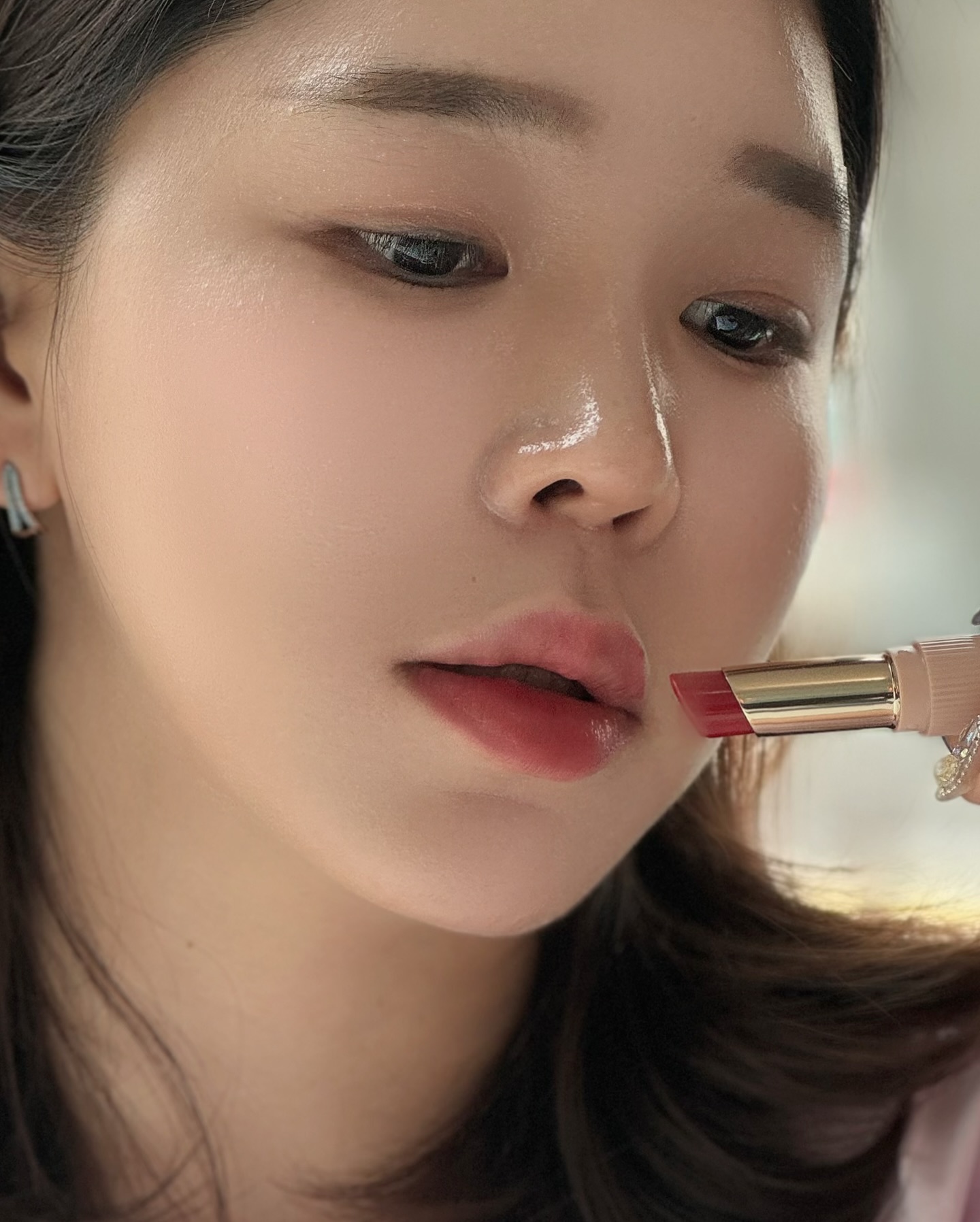 #제품제공 by esteelauderkr

나랑 잘어울리는 찰떡 립 발견💋

전세계 최초로 카카오톡 선물하기에 단독 출시되면서 
인기몰이 하고 있는 에스티로더 젤리밤 퓨어 컬러 젤리 글로우밤 겟✨

탱글탱글한 젤리입술을 만들어주는 건 물론이고
여름에도 가볍게 바를 수 있는 썸머 립이라 𝕊𝕚𝕞𝕡𝕝𝕖 & 𝔼𝕒𝕤𝕪 💋

한여름 꾸안꾸의 정석을 만드는 에스티 로더의 신제품 NEW 퓨어 컬러 젤리 글로우 밤, 3만 8천원으로 만나보자구

#에스티로더립밤 #퓨어컬러젤리글로우밤 #젤리밤 #럭셔리밤 #아이유립밤 #선물추천 #에스티로더 #싱글즈 #인품사