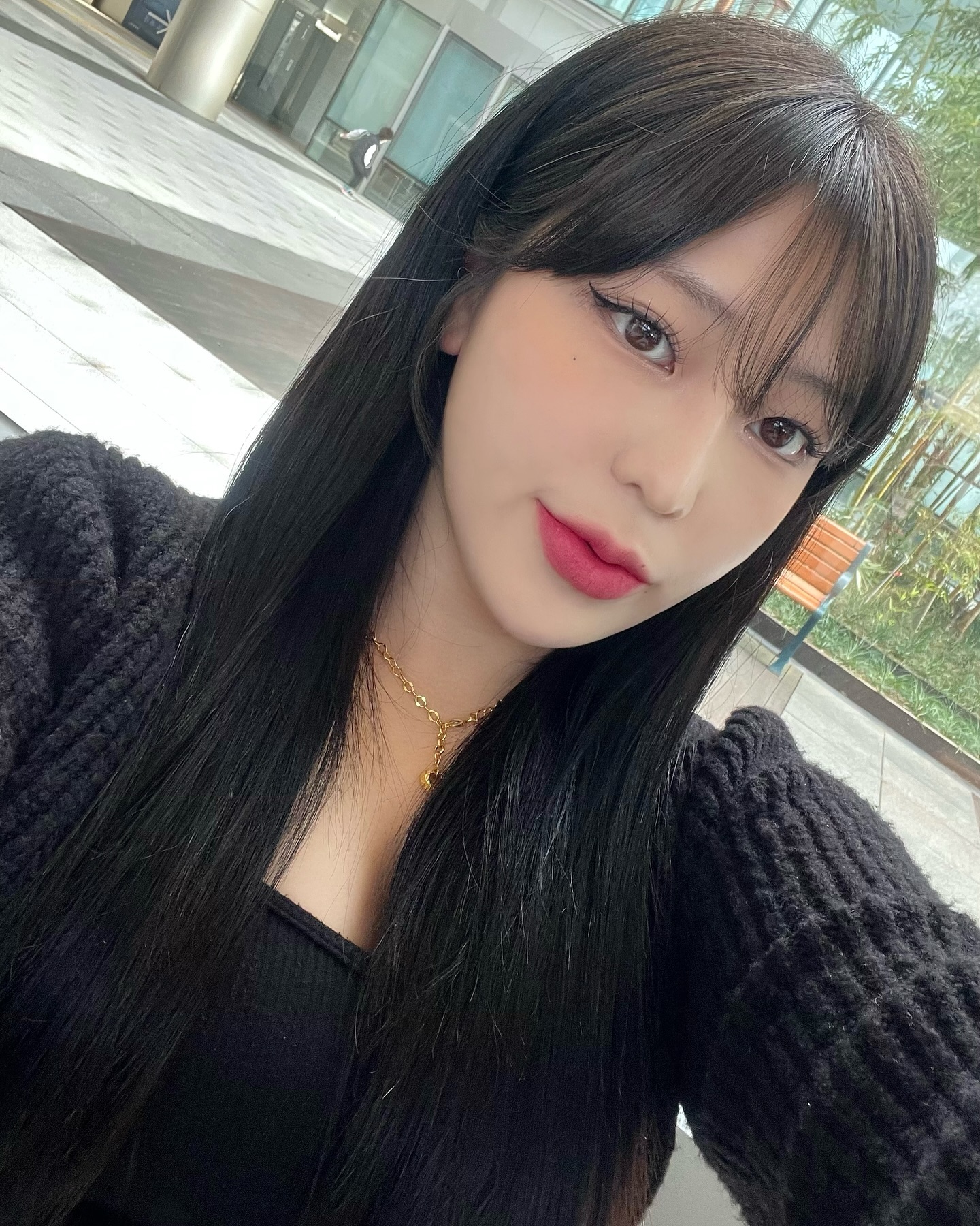 오랜만에 셀카 투척 💣