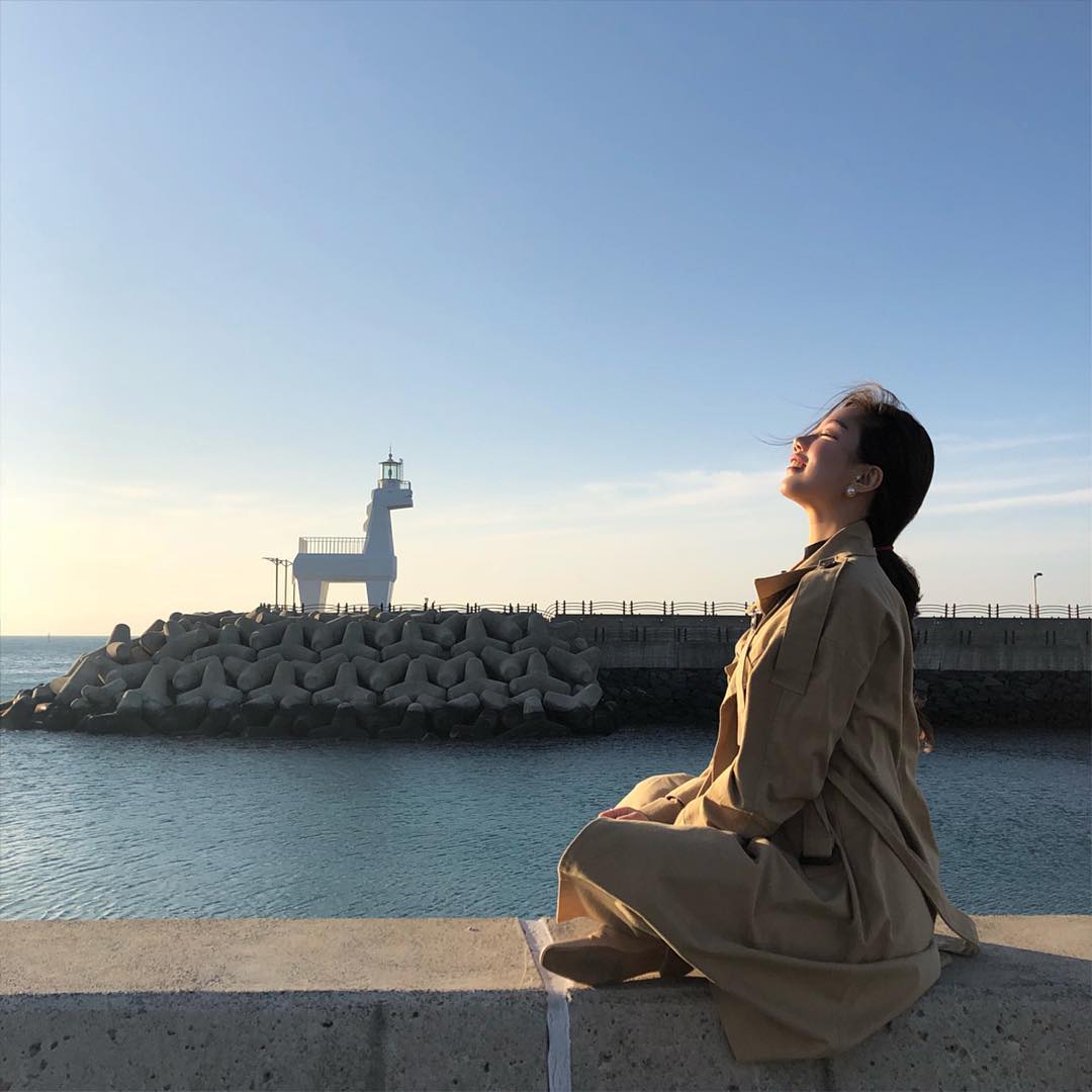 . #광고 아가씨때부터 있던 속건조 제대로 확 잡아지지 않고 애 둘 낳으니 얼굴피부도 쳐지는게 보여져니 요즘 셀카찍기 너무 싫었던.. 그러고보니 피드에도 셀카는 없구나 하하핳 괄사 잘못 사용하면 트러블 올라오는 민감한 피부인데 #펩타이드괄사 만나고… | Instagram
