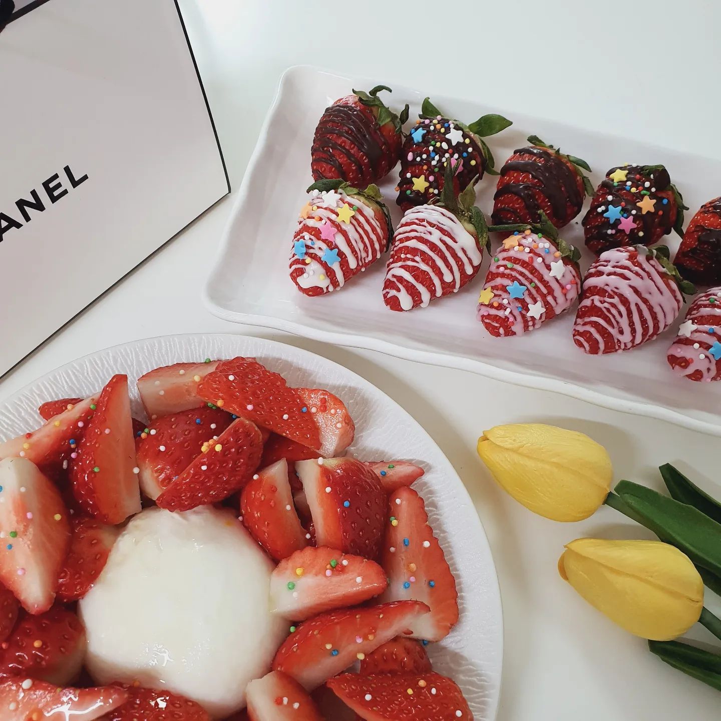 Happy Valentineday🍫❤️

오늘 완전 봄날씨네
⠀
⠀
⠀
⠀
⠀
⠀
#밸런타인데이 #chocolate #딸기부라타치즈