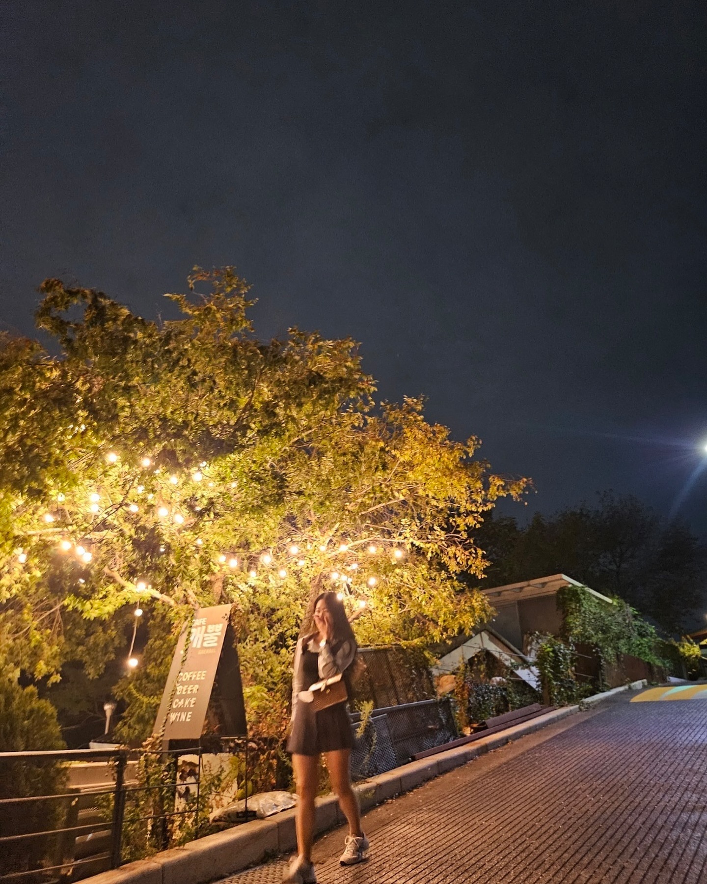 🌃 #낙산공원 밤산책 하기 너무 좋자나😍

짧은 시간 단숨에 올라서
서울 도심 야경을 한눈에✨

#혜화 #낙산 #서울야경 
#도심속힐링 #도시야경
#감성사진 #사진맛집