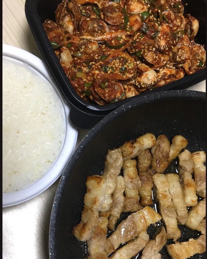 오늘의 꿀맛 조합은 꼬막양념무침이랑 삼겹살입니다!! 
.
.
.
.
.
.
.
#꼬막무침 #삼겹살 #꿀맛조합 #먹스타 #먹팔 #먹스타그램🍴 #먹스타그램맞팔 #먹방 #먹부림 #먹스타그램촵촵 #먹킷리스트 #다이어트는내일부터