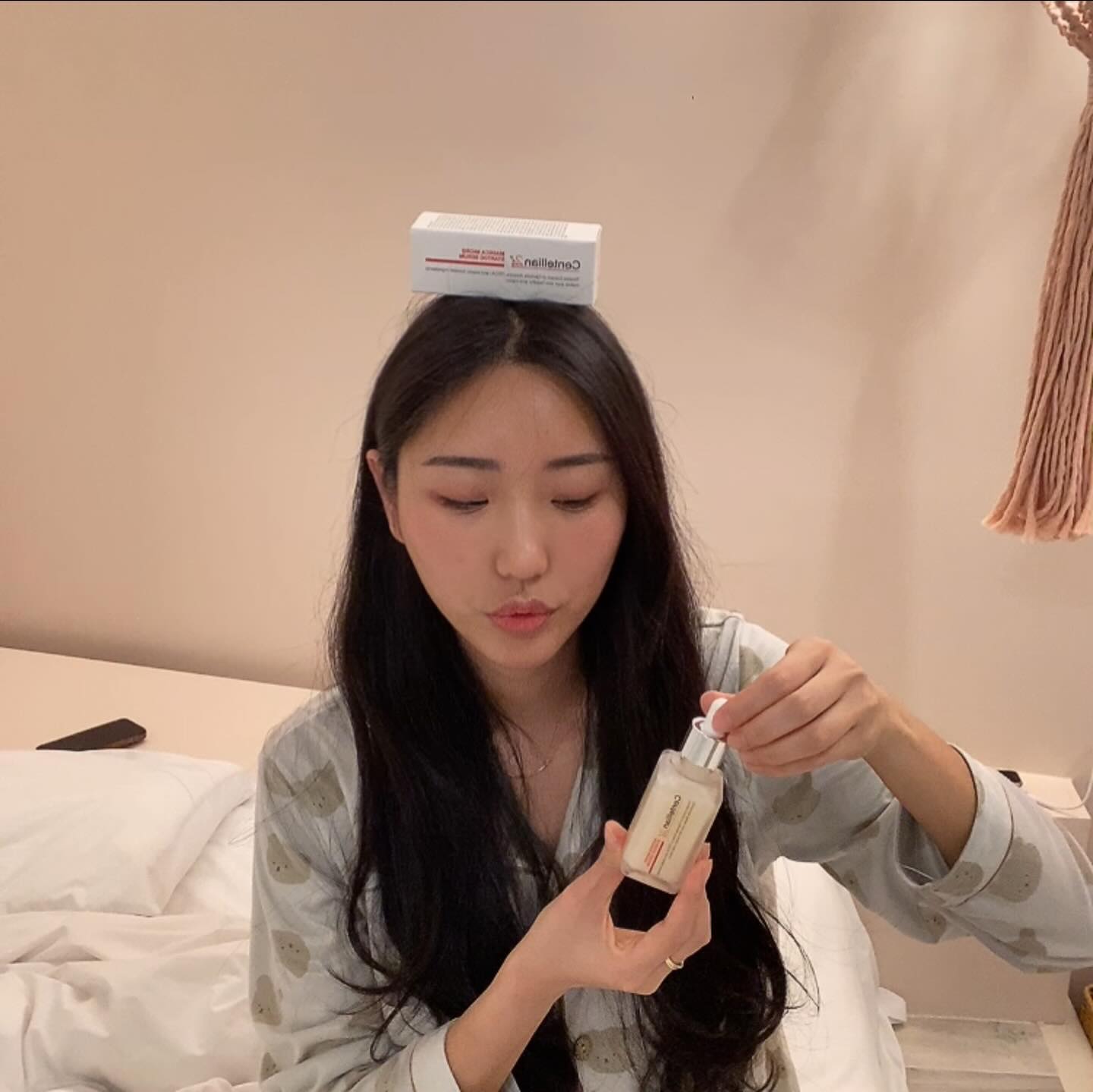 #협찬 이지만 누구에게든 말해주고 싶은 #화장품추천 👍

오늘의 #뷰티스타그램

🔸바르자마자 보이는 #속광속결 #피부광채
🔸보습, 광채, 탄력까지 한번에 케어 할 수 있는 세럼 
🔸요즘 같이 피부가 건조해지는 시즌에 쓰기 좋은 제형의 #광채세럼 
🔸#동국제약 의 핵심 기술력과 성분으로 피부 고민 완벽케어!
🔸#센텔리안24 덕분에 피부가 촉촉해 보여서 탕후루 같잖아
🔸향기는 #마데카 솔 향기가 은은하게 나서 확실히 제약회사에서 만든티가 딱 나는 그런 #화장품 

⭐️#스타톡세럼 바르고 화장이 쫀득하게 잘 먹어서 하루종일 제주도바람 맞으면서 돌아다녀도 화장이 들뜨지않고, 하루를 잘 마무리 할 수 있었지

⬇️동국제약 공식몰 ‘DKSHOP’에서 구매가능
https://m.edkshop.com/goods/goods_view.php?goodsNo=1000000030