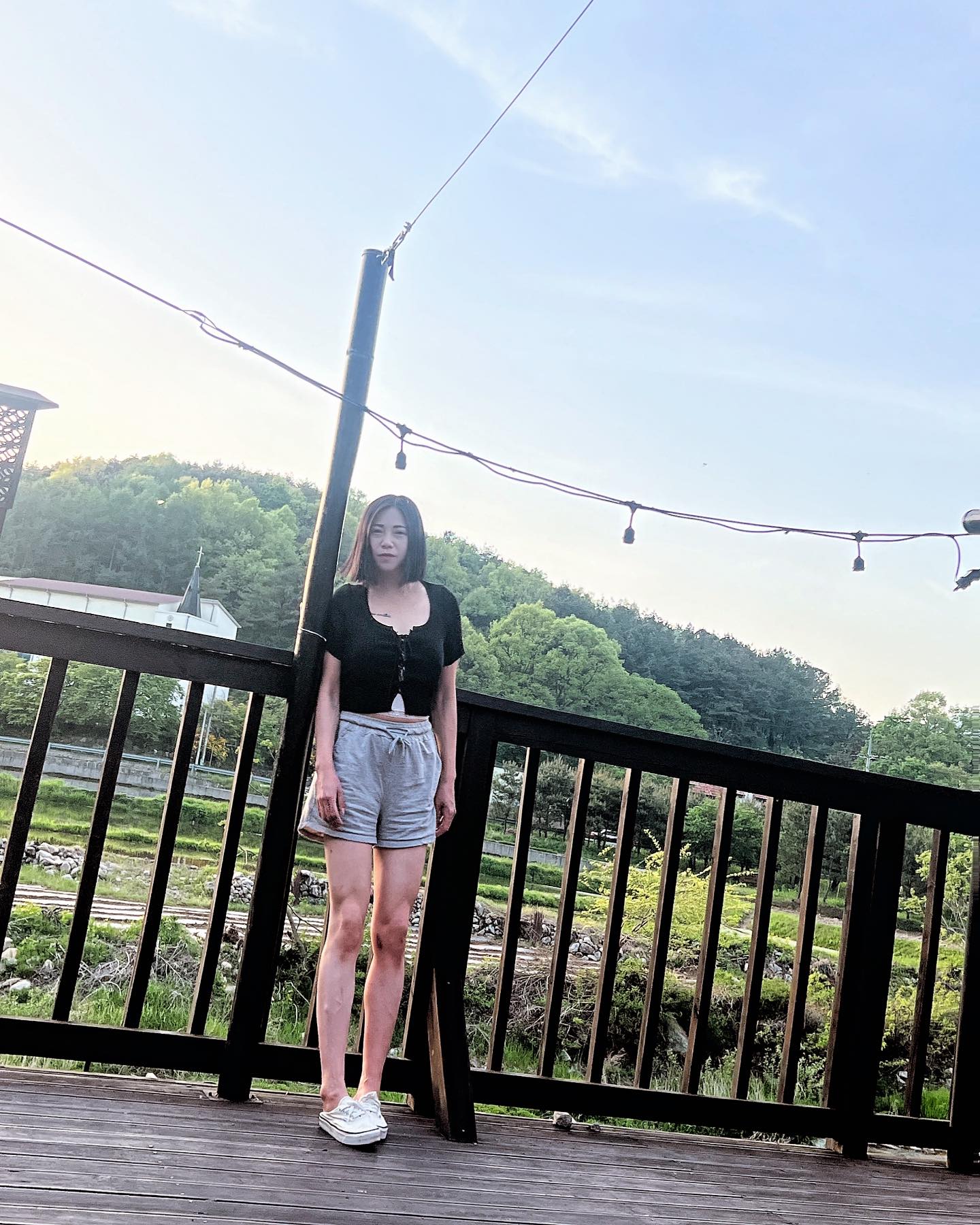오랫만이에요
현생이 너무바빠 인스타할시간이 아얘없네요
바프만 예약하면 왜 다치는지 모르겠어요
최근에 예전에 다리수술했던 곳이 재발해서
운동도 못하고 뱃살은 점점 나오고
그래도 현생 행복하게 살고 있어요
다리수술은 혈관쪽에 종양 염증이런거때메
휠체어 타고 다녔었거든요 
재발할수도있다구했는데 10년도 넘어서
갑자기 이래서 저도 놀랬는데
운동을 너무 스트레스 받으며 했나봐요
잘치료 받는중이에여🥺☺️
당분간 운동은 못할거 같아서 속상하네요
그래도 바프는 끝까지도전해 볼거에요
남은기간동안 어떻게든 해볼까합니다
내 체지방 어떻게 빼지😭😭😭
뱃살삐져나온거 귀엽
.
.
.
.
.
.
#등산 가고싶다
