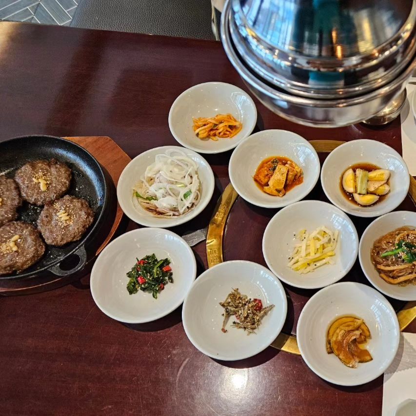 해운대구청 맞은편, 
해운대온천 가기 전 허기를 달래러 간 곳👍

#해운대온천맛집 
#한우리가
#한우리가해운대점 

오늘은 떡갈비 정식을 먹었는데 생각보다 괜찮아서 담엔 구이를 먹으러 갈까 생각 중~~😆😆
깔끔하고 친절해서 일단 합격! ㅎㅎ

#소소한일상
#소소한행복
#한식러버