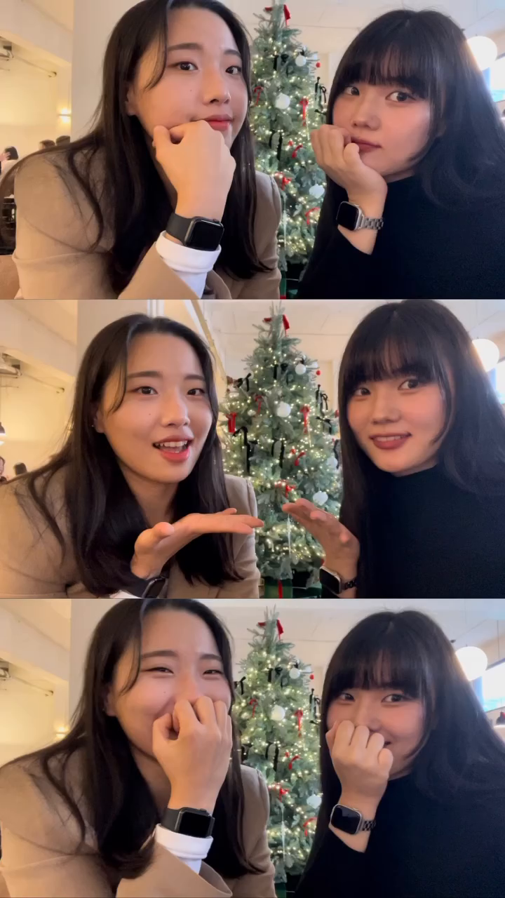 ⠀
🫧 2021.12.18-2023.12.17 주영서의 한집살림
⠀
2019.03.06 “나랑 같이 앉자!”로 시작된
낯가림 MAX 주영과 친화력 MAX 영서의 인연
⠀
이렇게나 잘 맞아도 되나 싶을 정도로
단 한번 싸운적 없는 우리👩‍❤️‍👩
⠀
1년 기숙사 생활 함께하고도 더 살겠다며
2년 자취방 계약했던..😽
⠀
앞으로 평생 없을 동거인과의 자취생활
주영이와 함께라서 행복했다🩵
⠀
내 짝꿍 세상에서 젤 좋아해☃️💙
⠀
⠀
⠀
⠀
⠀
⠀
⠀
⠀
⠀
