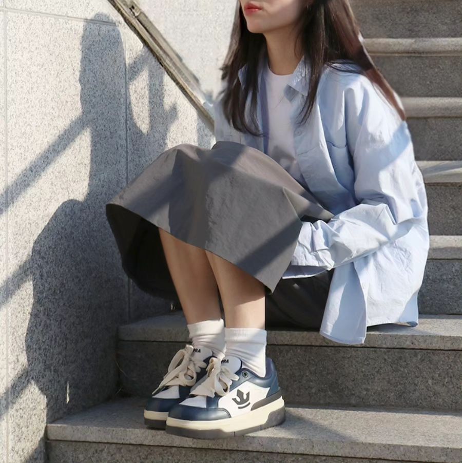 #광고 supra_korea 
.
스트릿패션 m o o d 🖤 에
데일리룩에 휘뚜루마뚜루
코디하기 좋은 디자인 더한
#수프라 #SUPRA #베이더스타디움 🫶🏻
.
.
#602dailylook #602데일리룩 #스트릿패션 #아메카지룩 #패션스타그램 #패션인플루언서 #운동화 #스니커즈 #여자운동화 #운동화추천 #권은비패션 #커플운동화