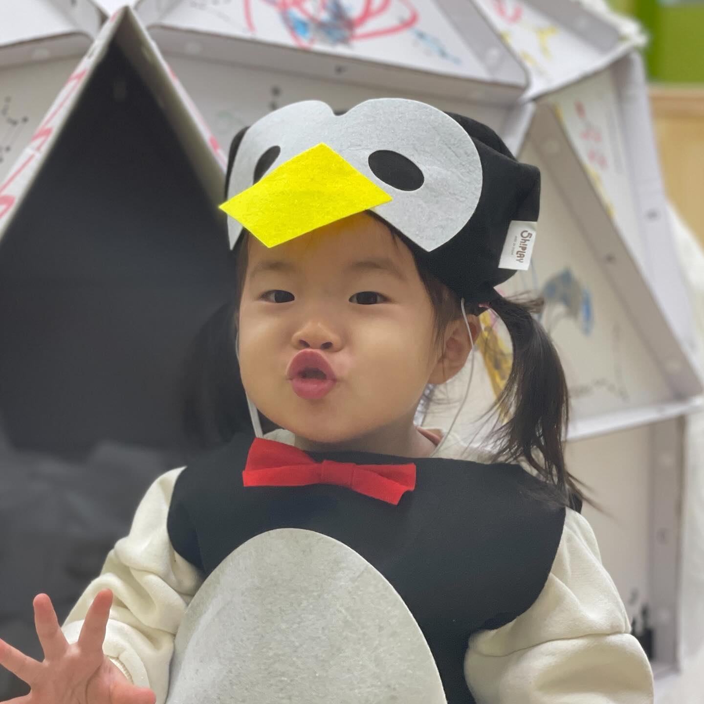 #채아스타그램
이챠펭씌 펭귄옷이 잘어울리시네욤🐧
.
.
.
#펭귄 #아기펭귄 #딸스타그램 #어린이집 #펭귄분장 #어린이집일상