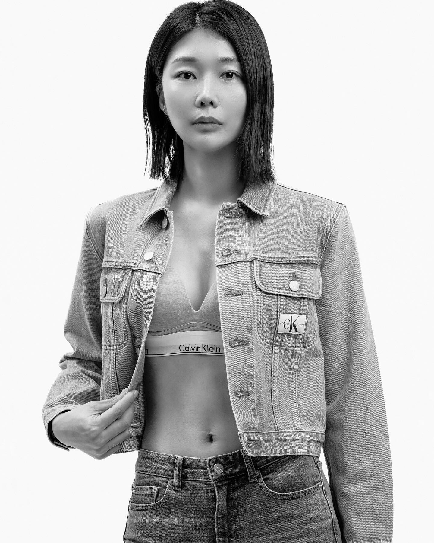 오래 보고 싶었다
오래 만나지 못했다
잘 있노라니 그것만 고마웠다

안부 

#나태주 #시 #시인 #패션모델 #촬영 #광고모델 #뷰티 #광고 #벚꽃 #모델 #mood #fashion #kmodel