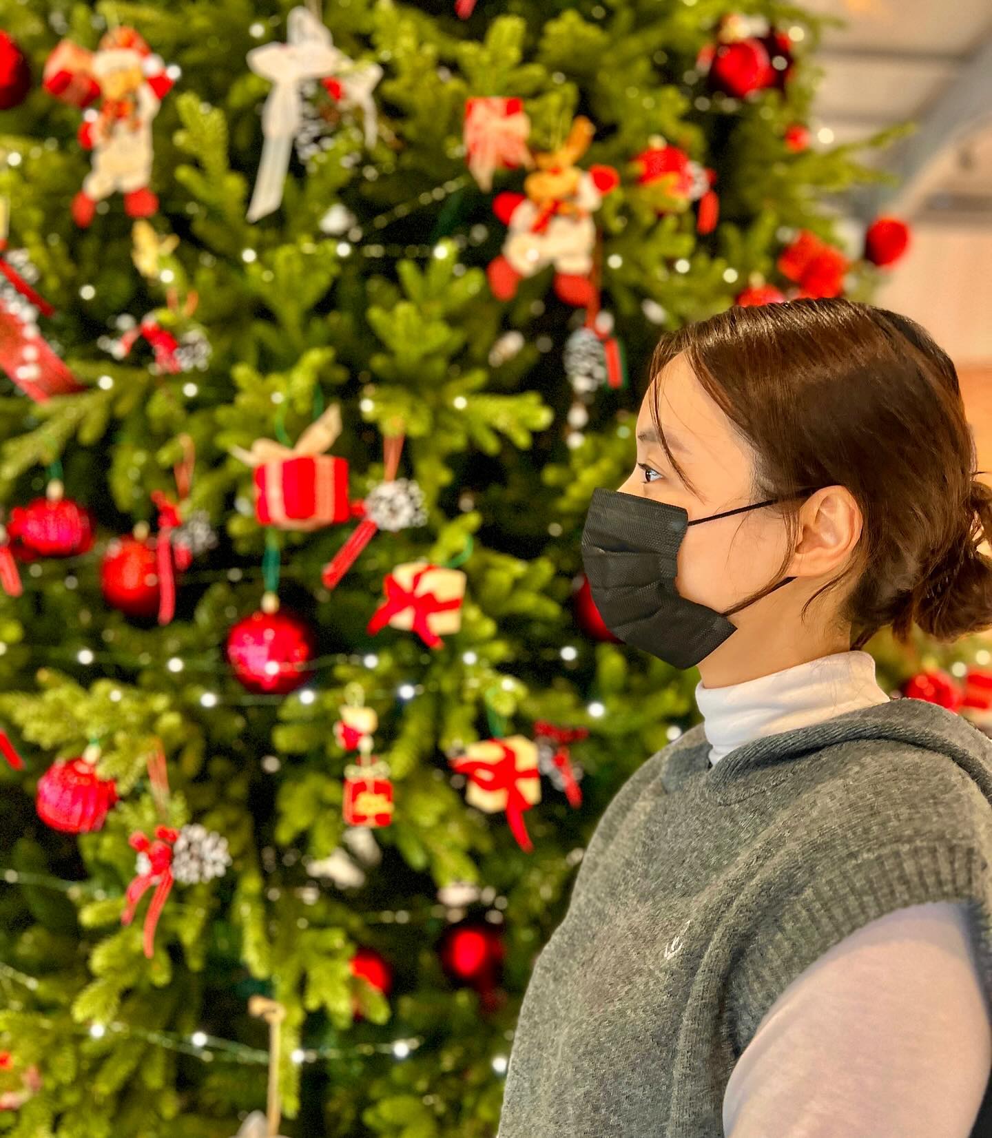 #주남저수지

주말 산책 👩🏻‍❤️‍👨🏻
봄날씨같았던 오늘 🌞 겉옷은 차에 처박아두기
#주남돌다리 가는데 땀 흘림💦

#퍼시먼카페 사람 바글바글
그래도 트리샷 한장 건져봄 🙃

#퍼시먼 #트리사진🎄