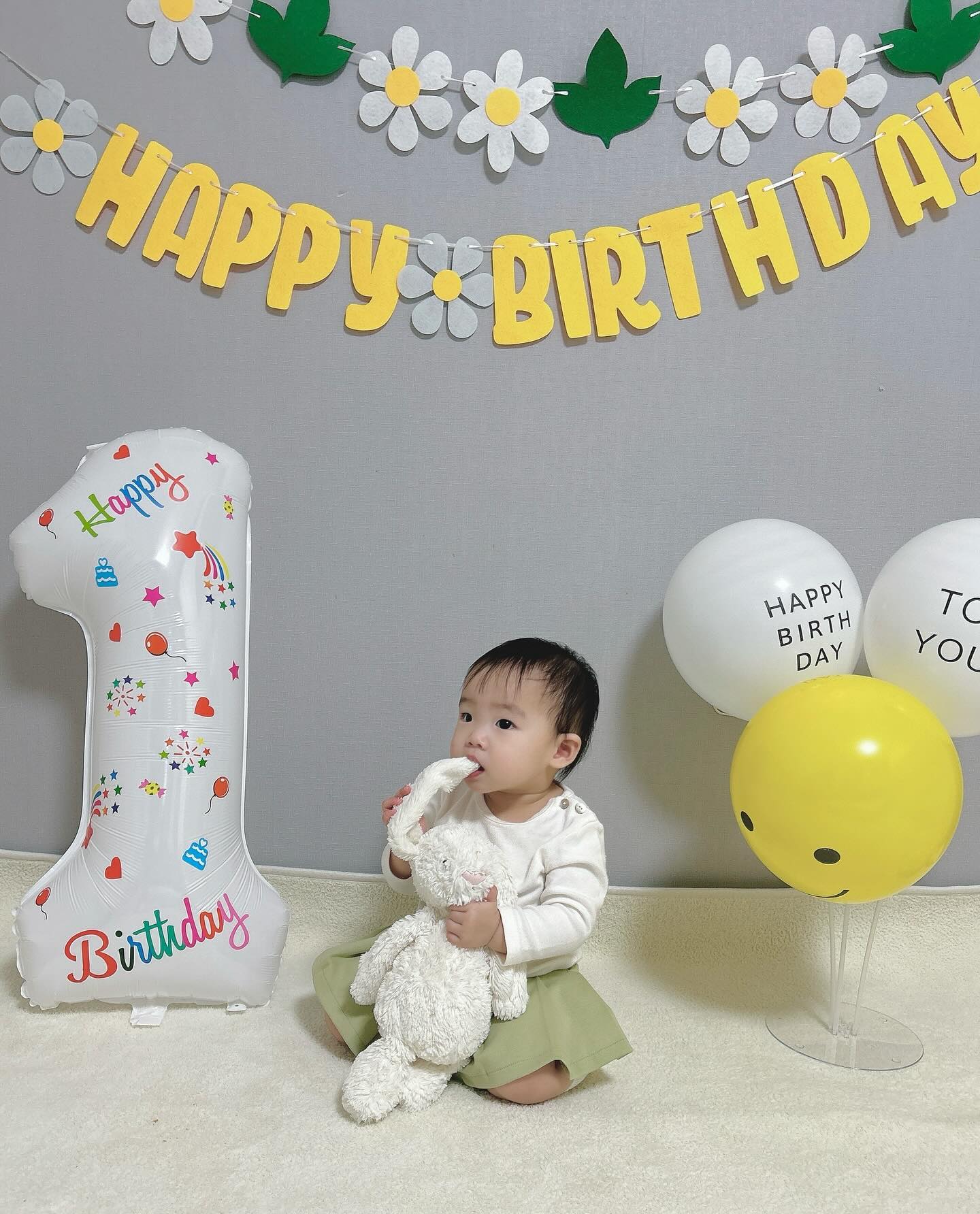 +365❤️ 4/5 첫생일

진짜 찍기힘들었던 사진..
감기걸려서 아픈와중에 만든 생일상
광교까지가서 찾아온 떡
케이크없이 허전해서 만들어준 딸기케이크ㅜ

내년엔 더 이쁘게 사진찍고
더맛있는거 해줄께

생일축하해❤️