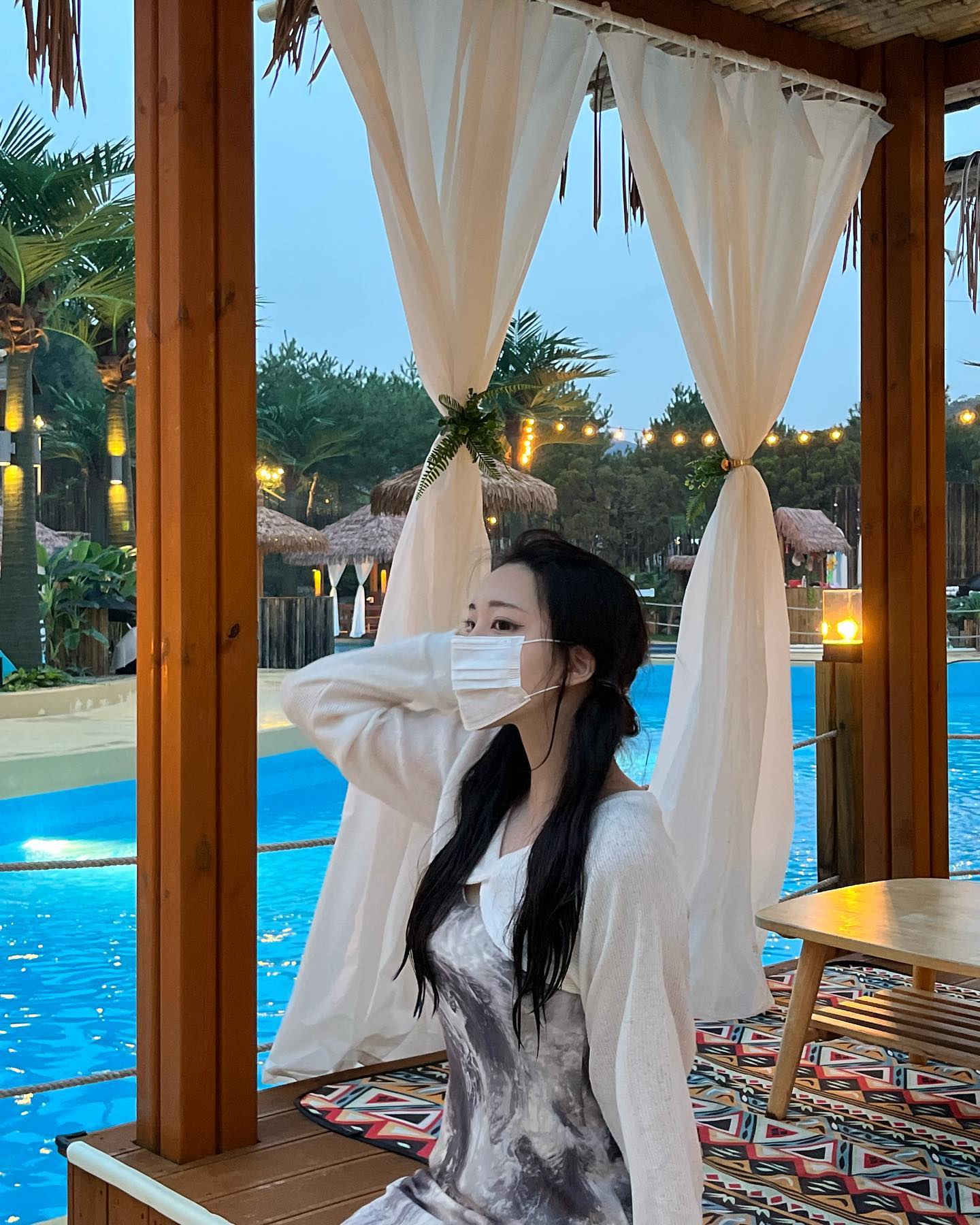 여름 빠빠잉👋

.
.
.
.
.
#코코몰디브 #인디어라운드 #몰디브 #수영장 #이천 #수영맛집 #mood #maldives #모노키니 #selfie #패션계정맞팔