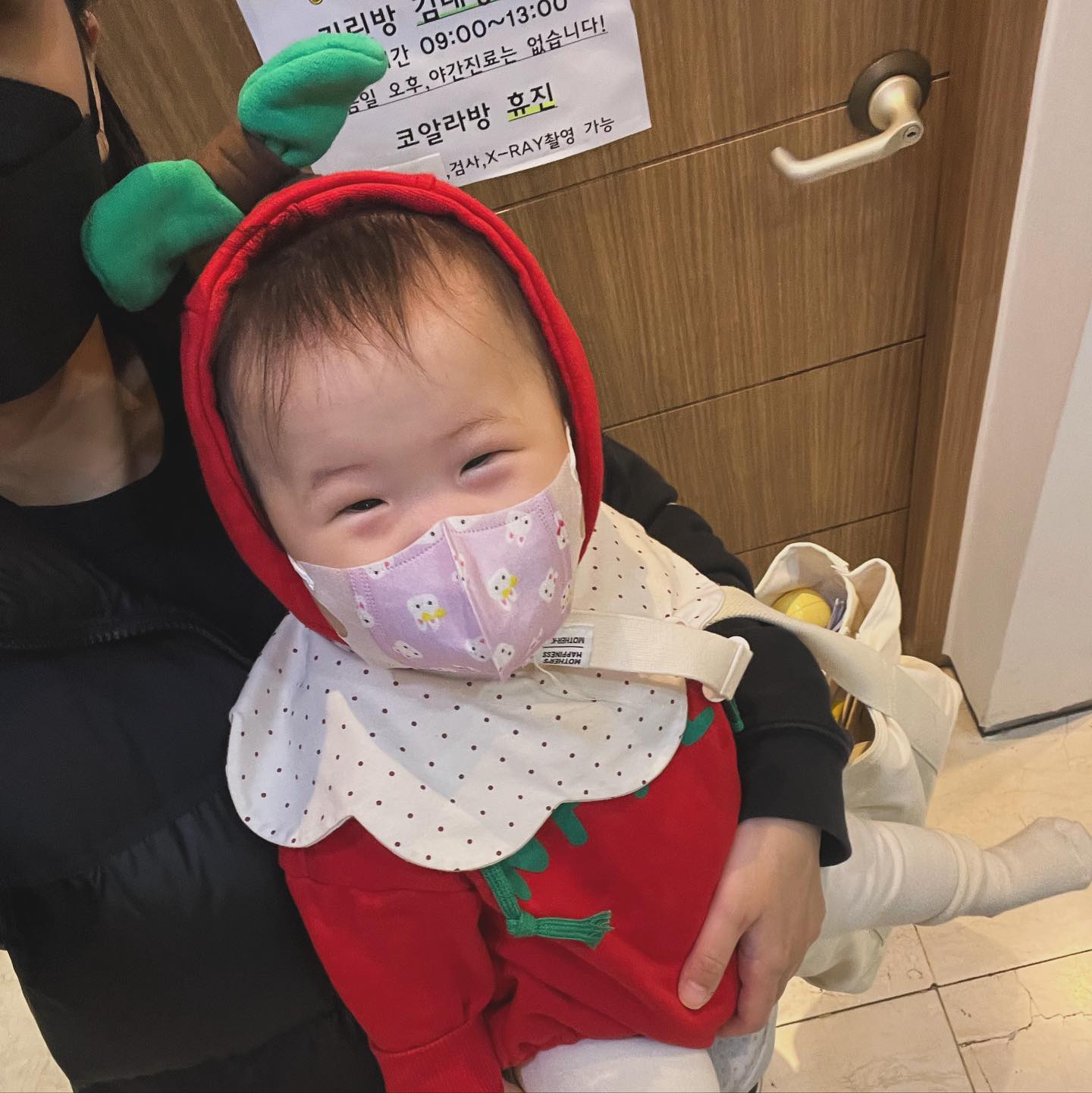 -
생글생글 잘 웃다가도
코알라쌤 보자마자 울어버리는 따오니
아무것도 안했다고... 

🐨 코알라쌤 둥절.....

#코알라쌤은의사쌤