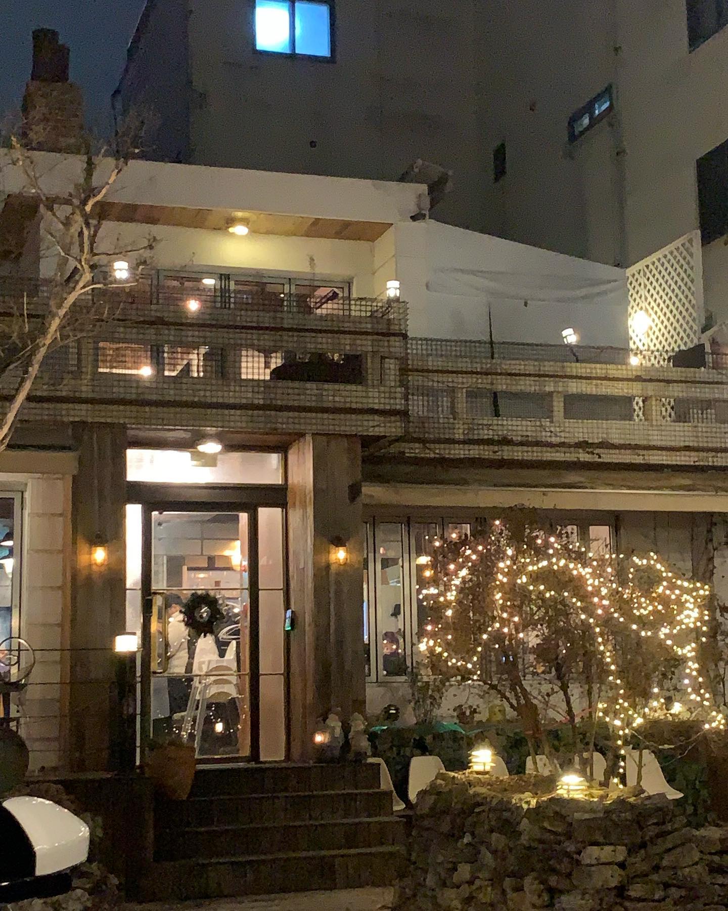 너무 늦게 올리버리는 송년회🪽