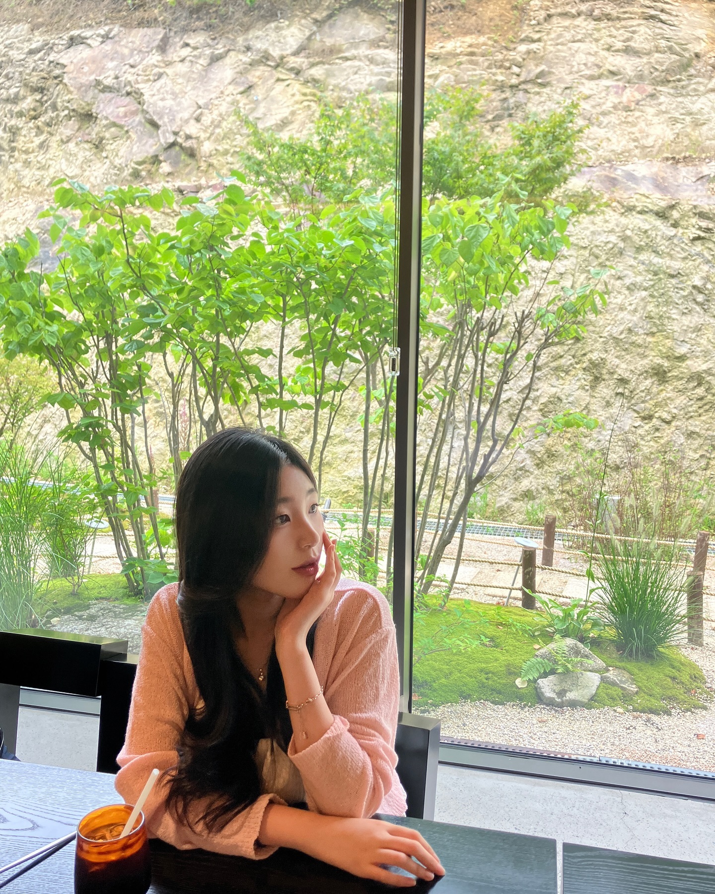 사색을 즐기는 중