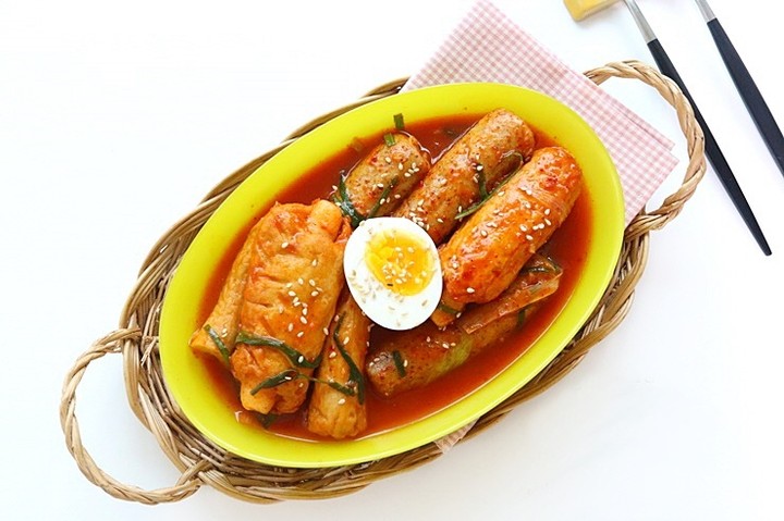 #맛있는수다 

냉장고파먹기로 만든 국물떡볶이에요.
쫄깃쫄깃한 들깨가래떡에 떡어묵까지 모두모두 맛있는...
삶은 계란에 떡볶이국물 끼얹어 먹으면 맛나요~
아이들 간식으로도 좋고...
냠냠

#맛있다 
#일상 
#간식 
#국물떡볶이 
#냉장고파먹기 
#집밥 
#우리집분식 
#떡볶이 
#또맛있네