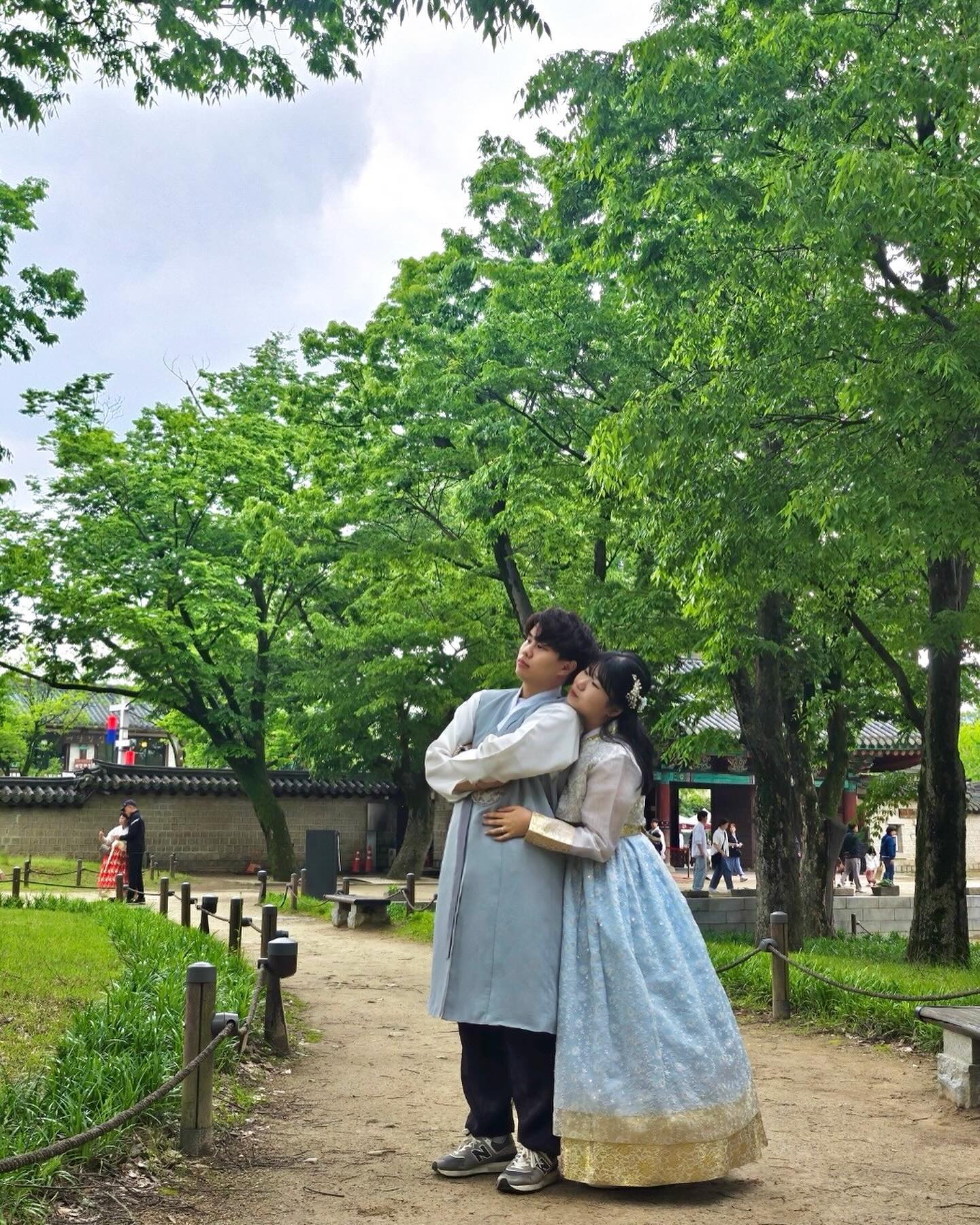 In 전주 한옥 마을🏡

내 사진만 오억만장 찍어준 king._.yusu - ̗̀ෆ(˶’ᵕ‘˶)ෆ ̖́-

#전주한옥마을 #색동저고리 #한복