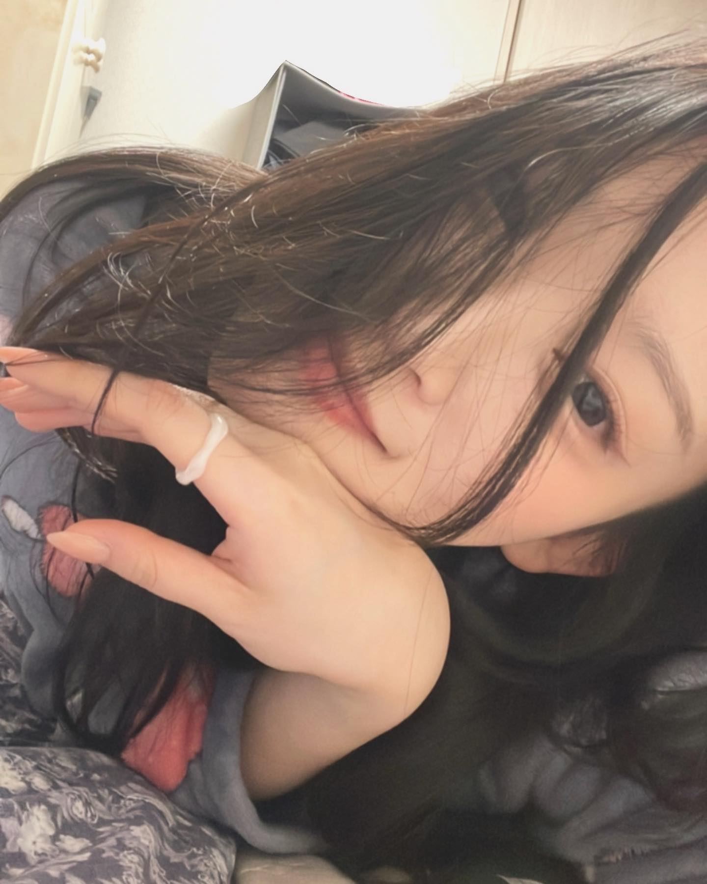 🤍
yomind_mkyung 
민경쌤 덕분에 24년도 머릿결 관리 성공🥰
촬영때문에 머리 손질을 여러번 하다보면 머리가 상하기 마련인데,
이렇게 가끔 헤어클리닉을 받고나면 언제 그랬냐는듯 찰랑거리는 머릿결 재생성 완뇨!
여러번 클리닉을 받아봤지만 민경쌤만큼 꼼꼼히 케어해주시는 분은 더 없을거란걸 느껴버렸습미다,,,👻

#정자미용실 #요미앤디 #민경쌤 #헤어클리닉 #분당